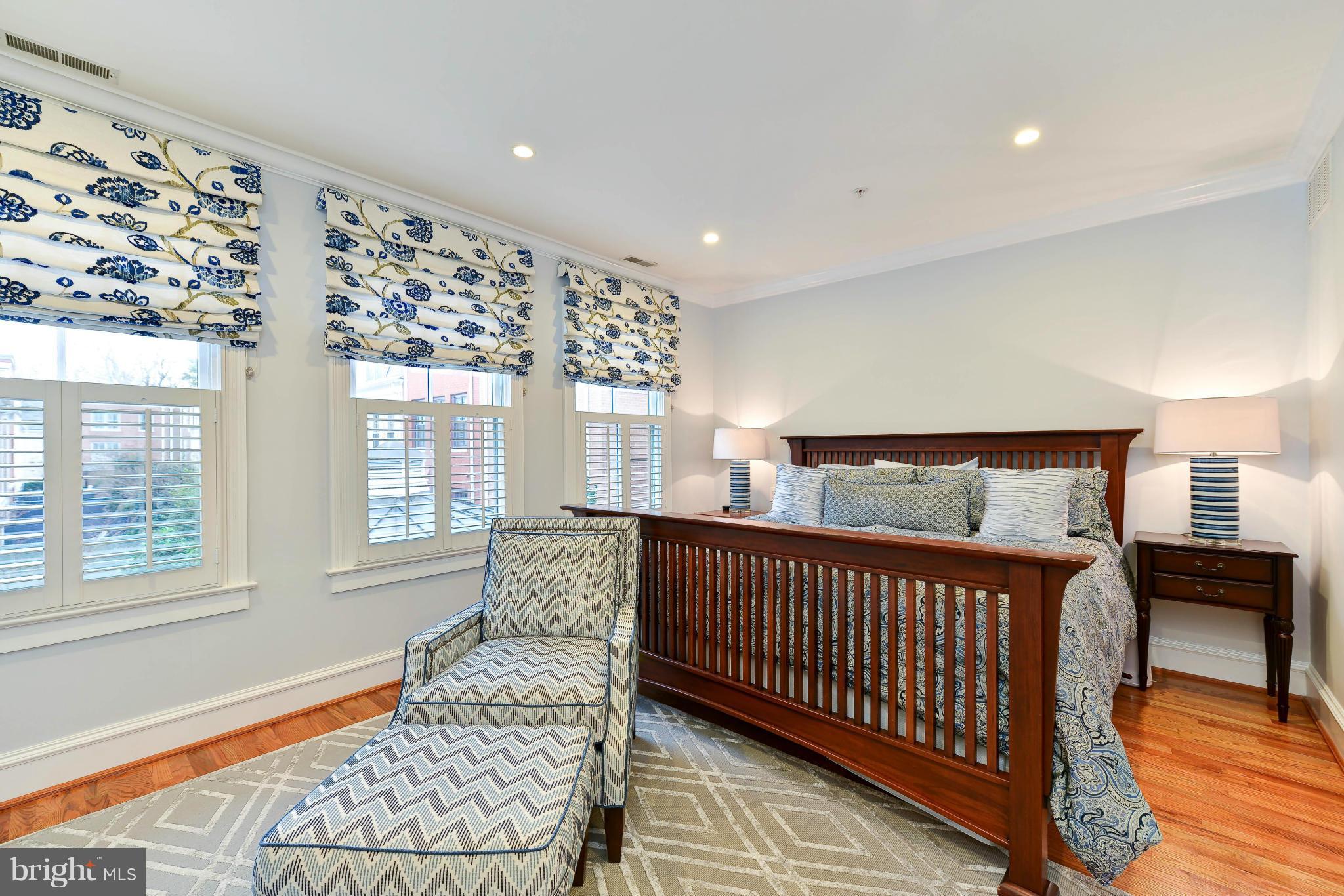 BACKYARD BOATS - Residential