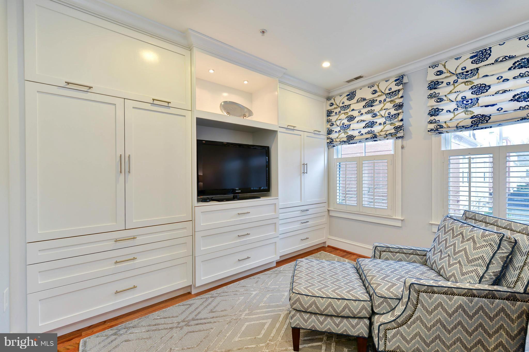 BACKYARD BOATS - Residential