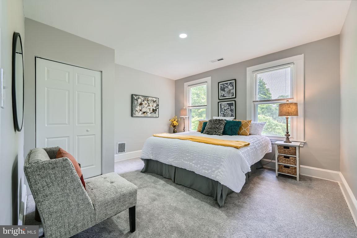 LAKE EVESHAM - Residential
