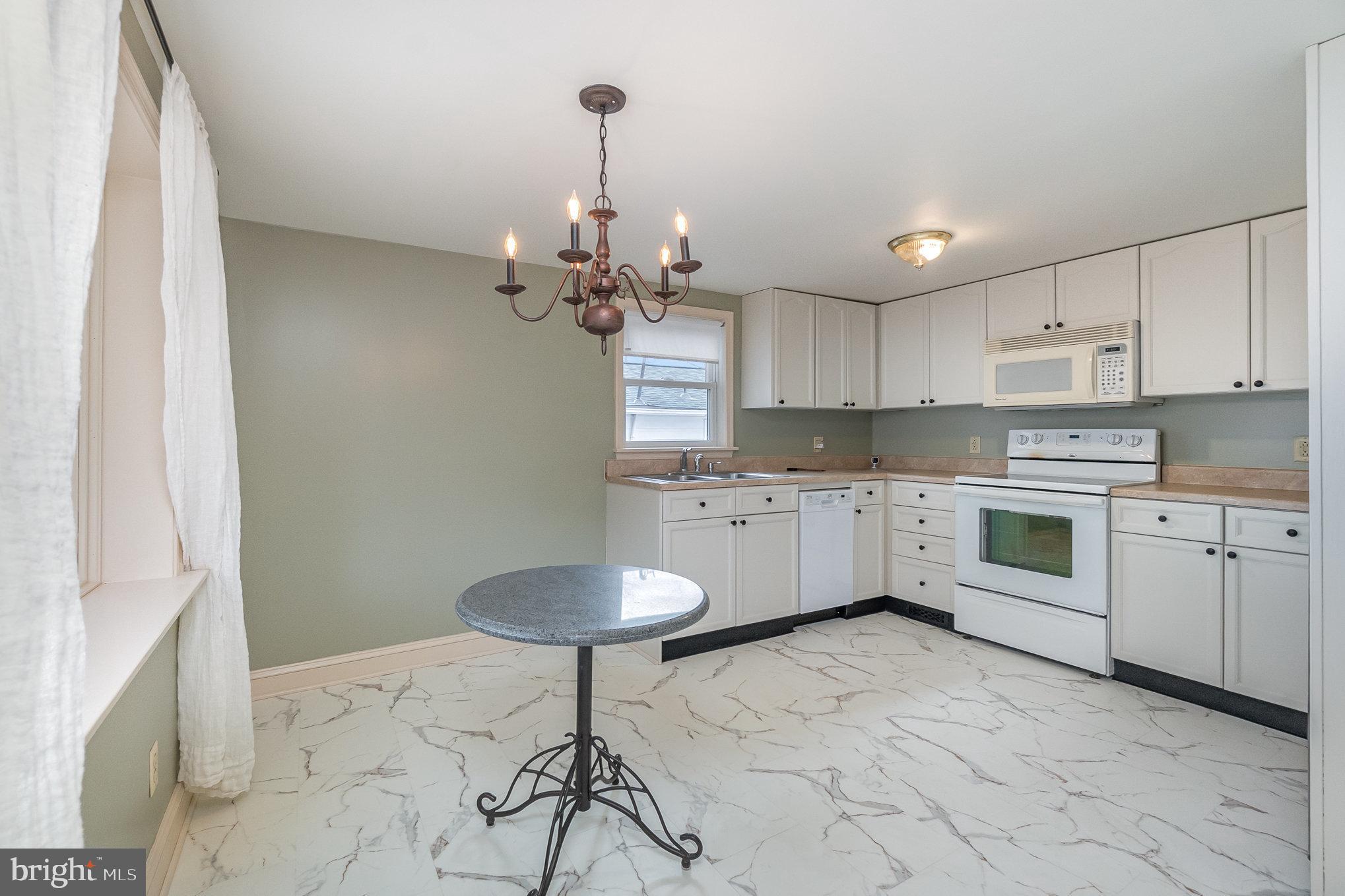 PERRYVILLE - Residential