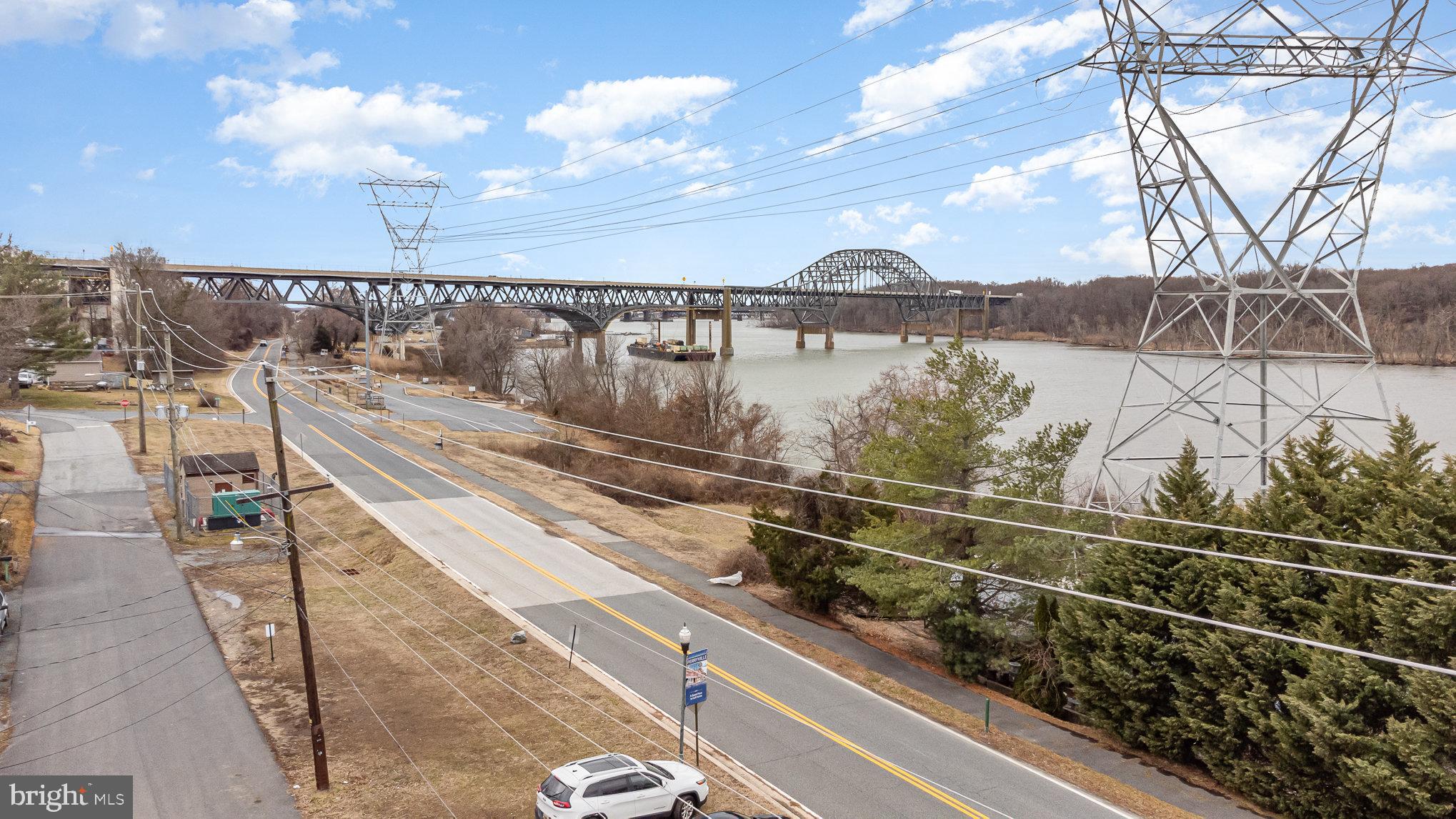 PERRYVILLE - Residential