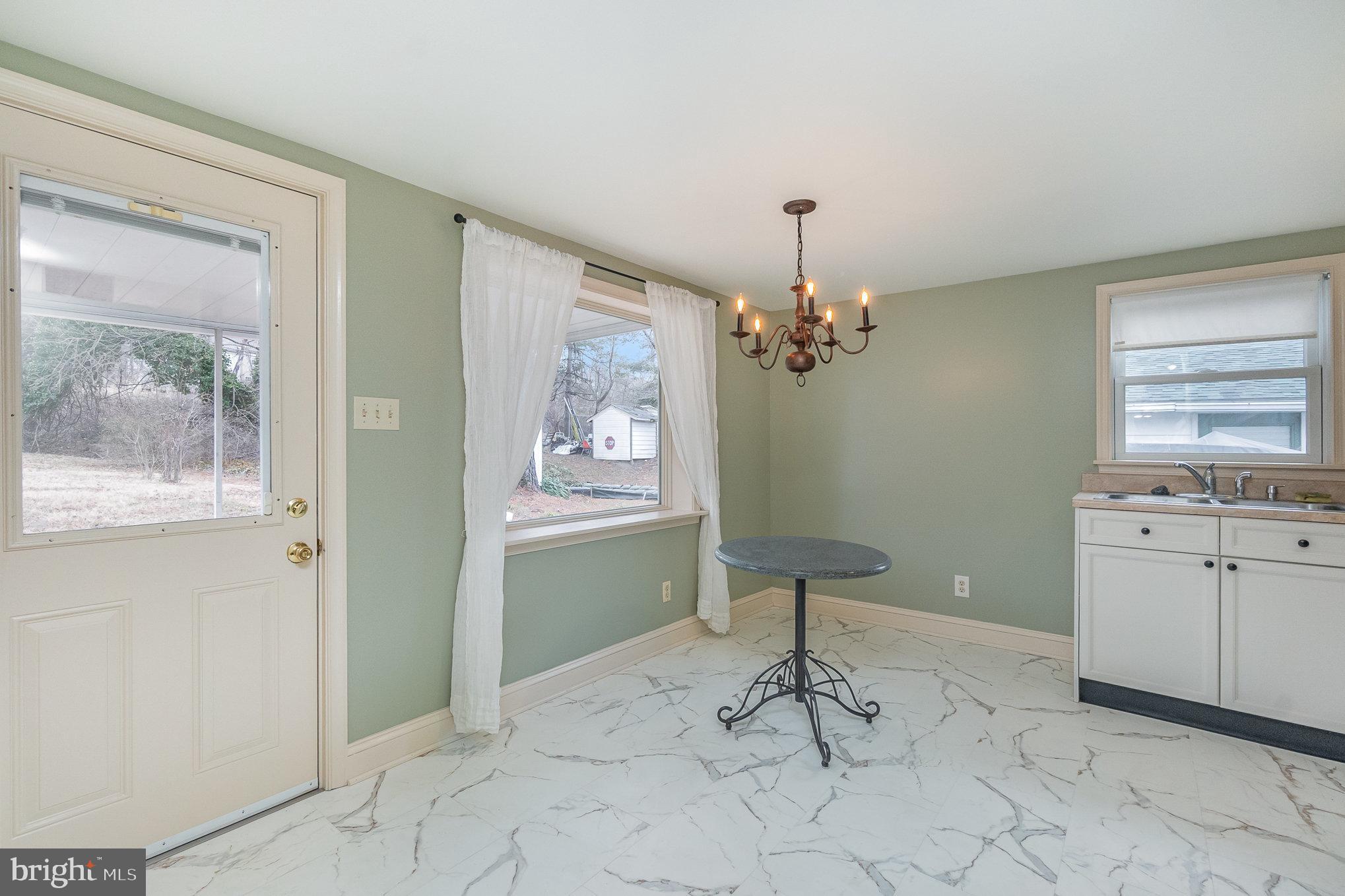 PERRYVILLE - Residential