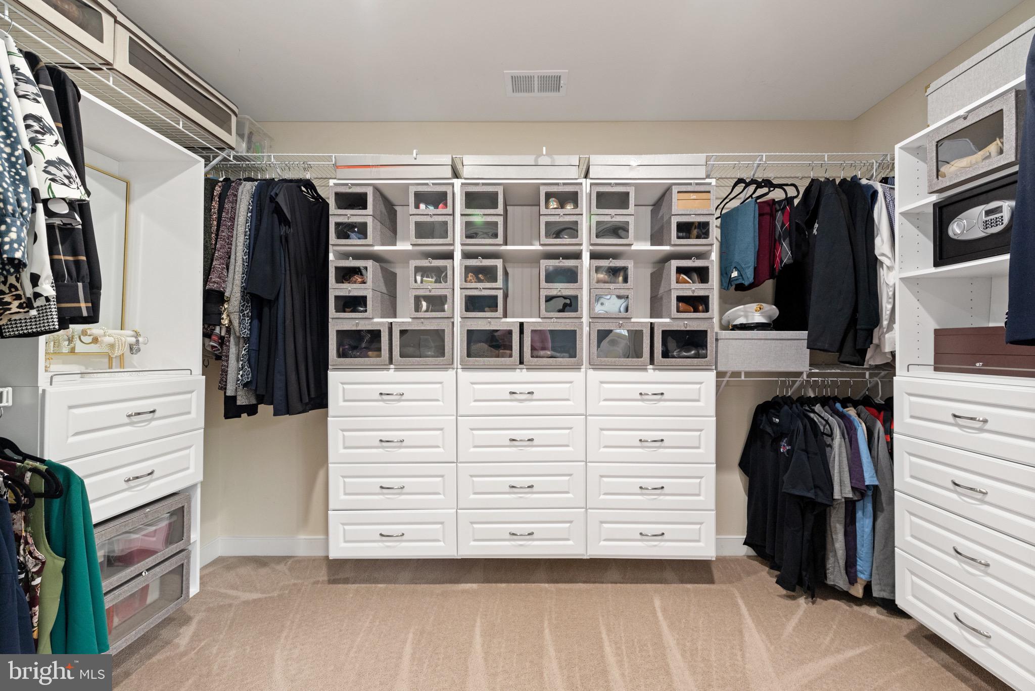 QUARTERFIELD KNOLLS - Residential