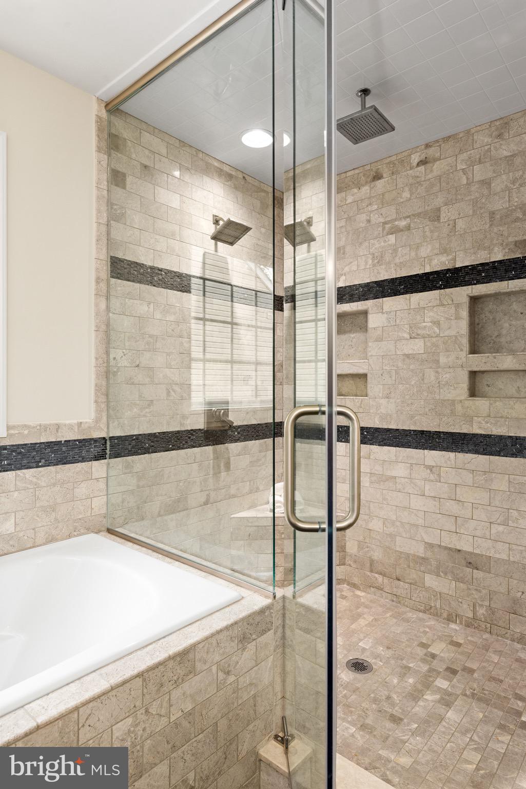 QUARTERFIELD KNOLLS - Residential