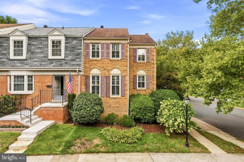 Townhouse For Sale - 5459 Cheshire Meadows Way<br/> FAIRFAX, VA 22032