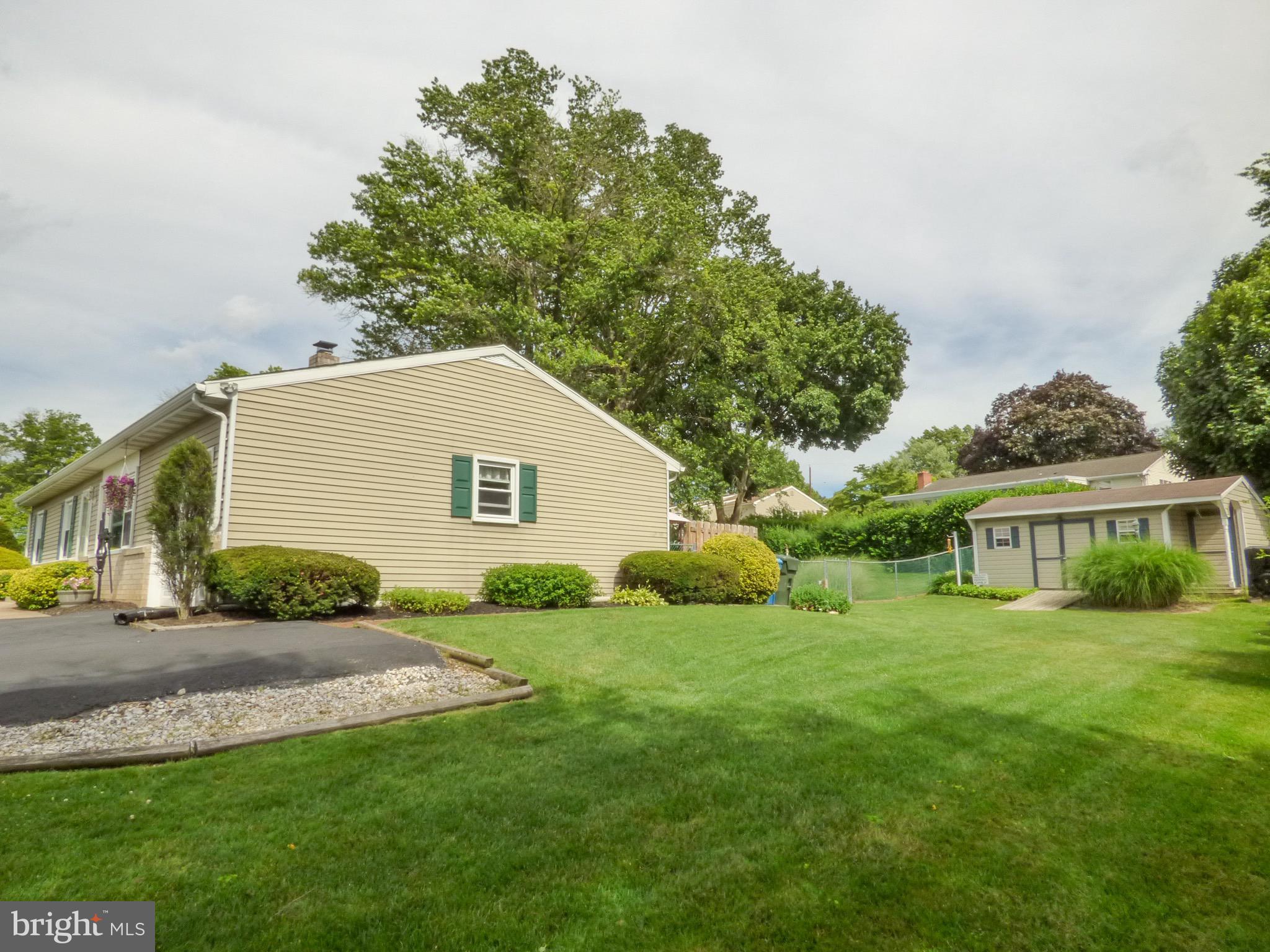 4325 PINEWOOD LANE