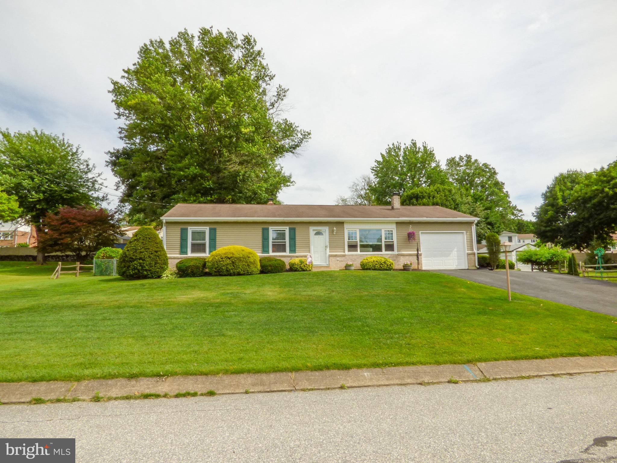 4325 PINEWOOD LANE
