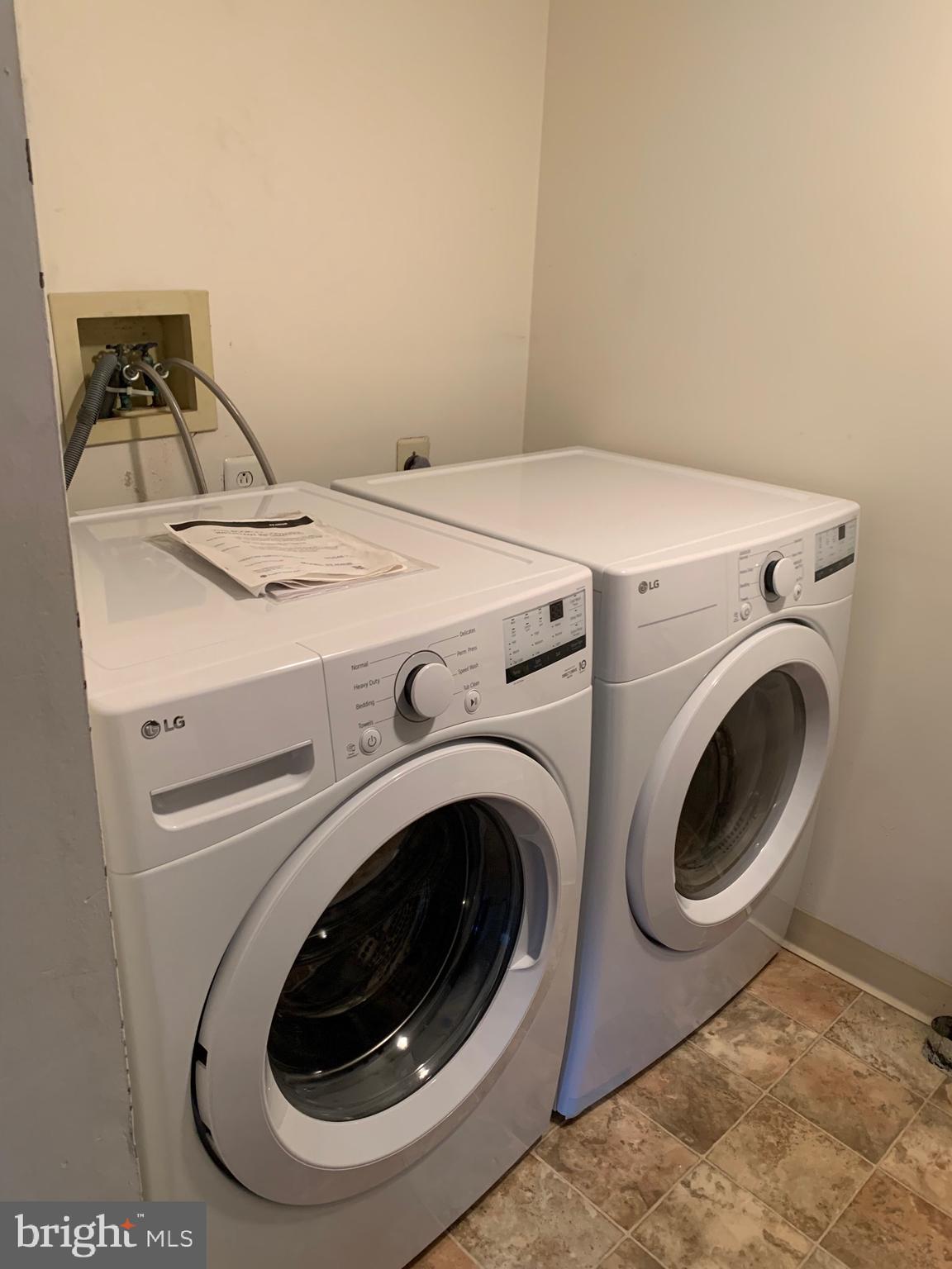 MEWS AT WYCKFORD C - Residential Lease