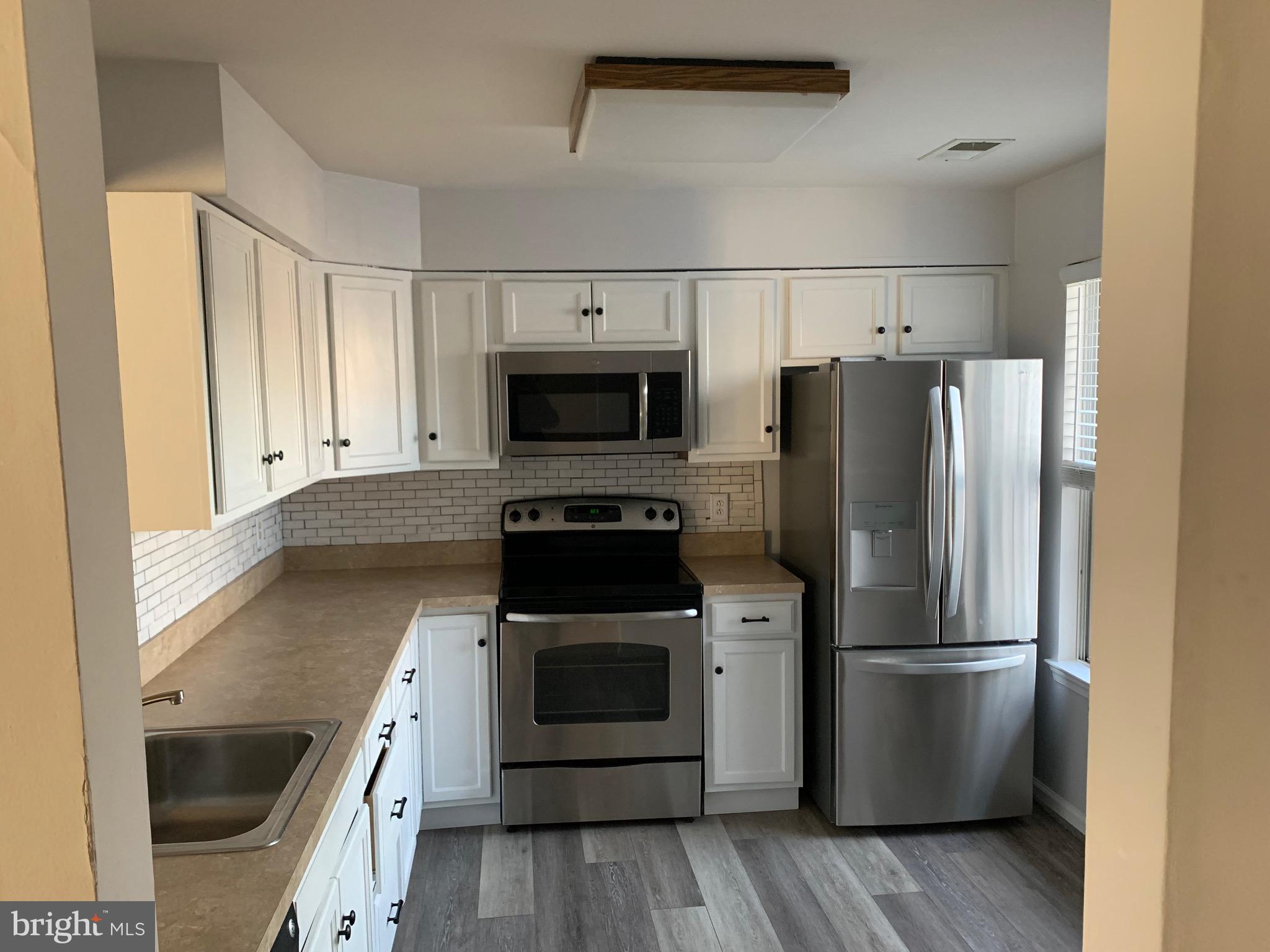 MEWS AT WYCKFORD C - Residential Lease