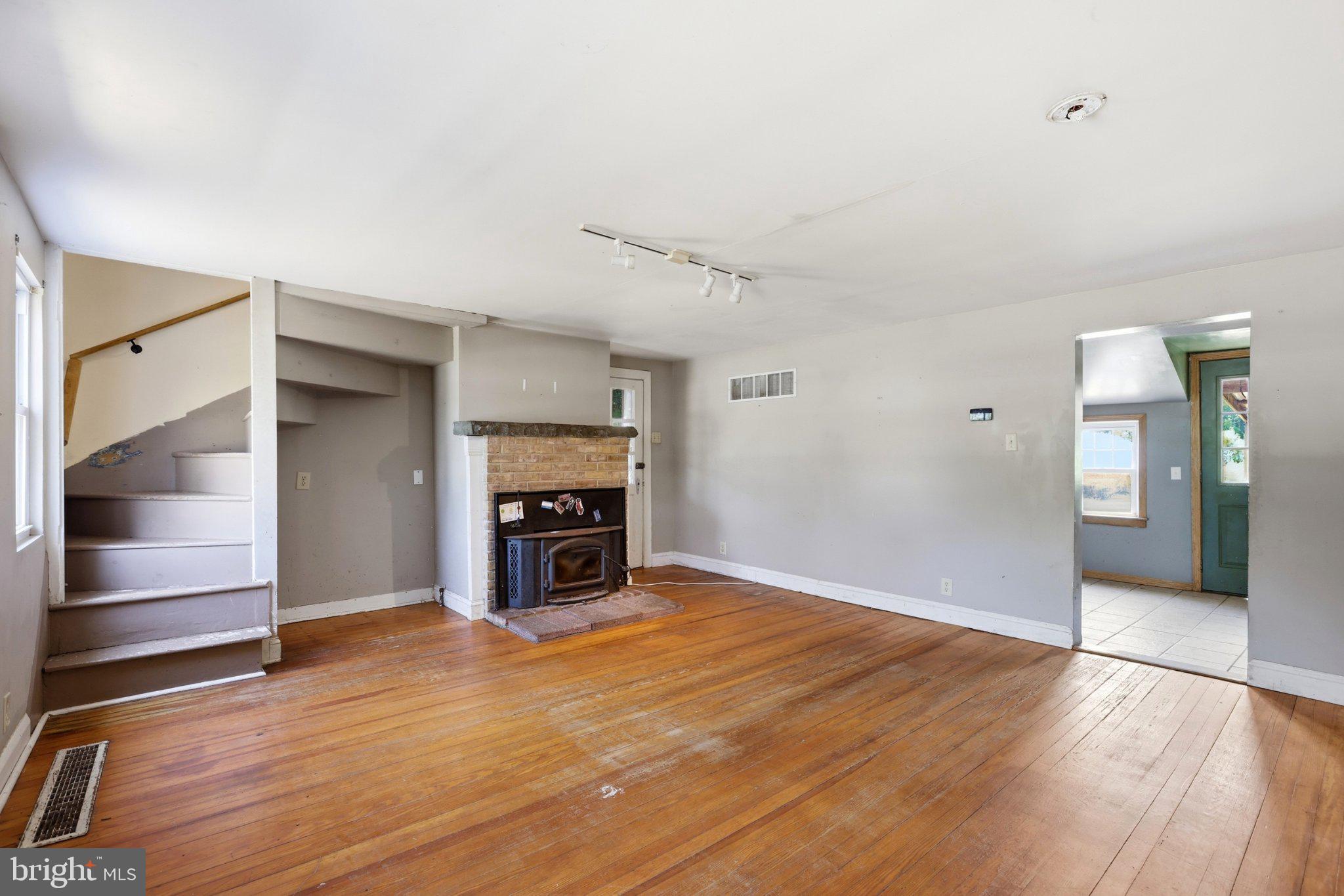 1639 MAIN STREET