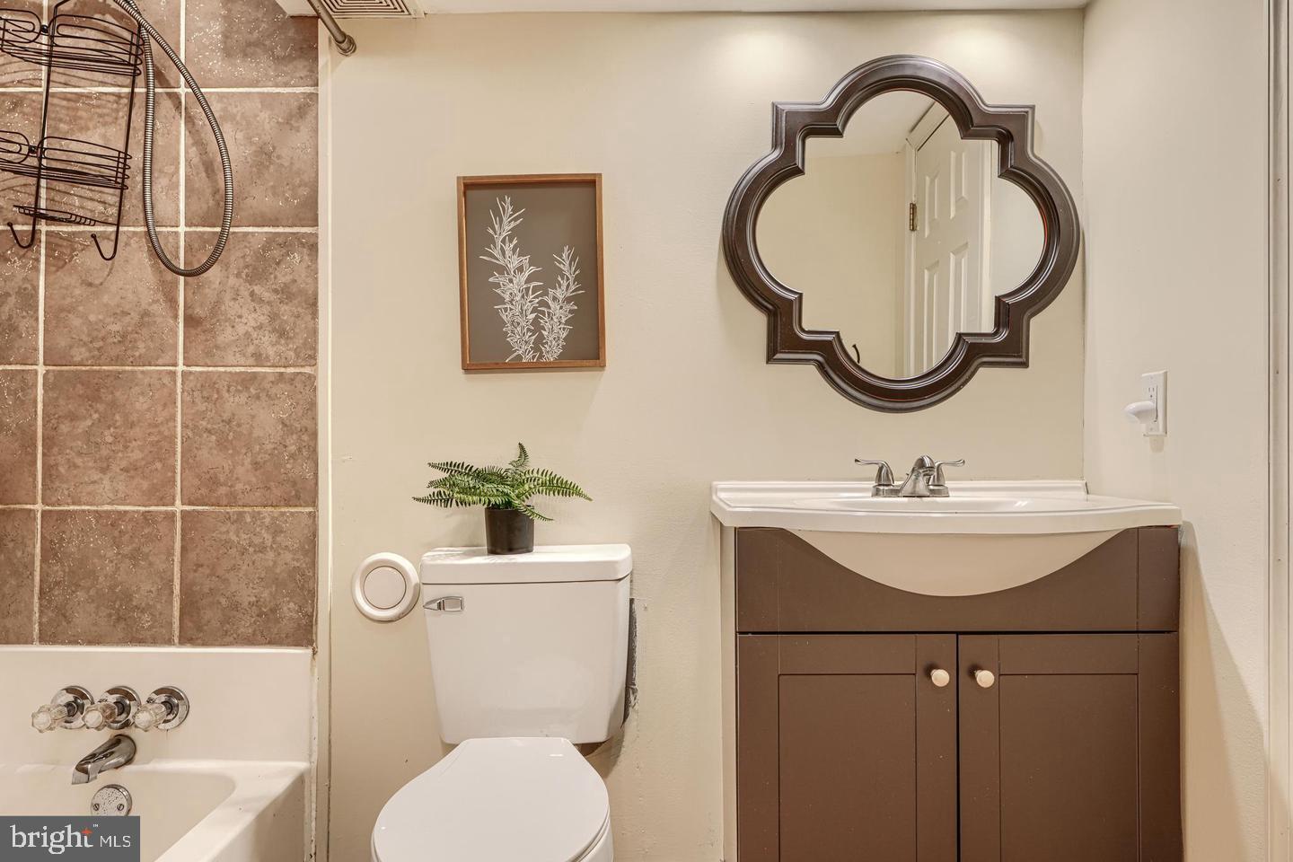 FEDERAL HILL HISTORIC DISTRICT - Residential Lease