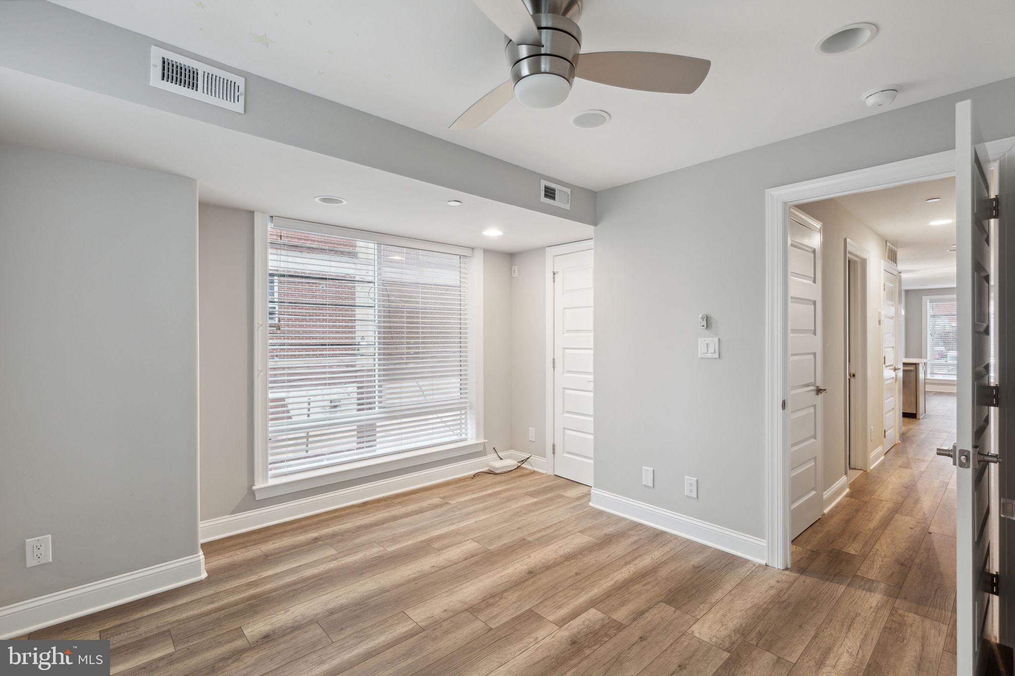 FRANCISVILLE - Residential Income