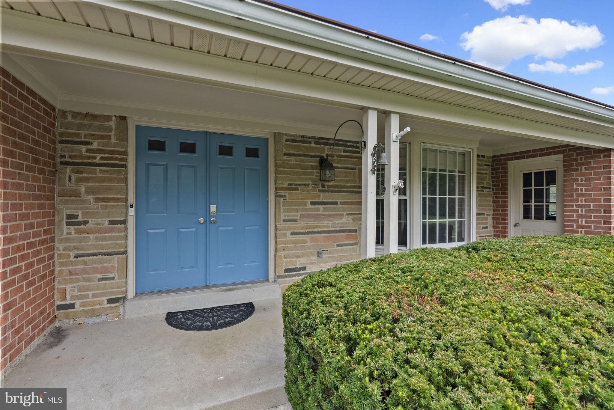 6 THORBURN COURT