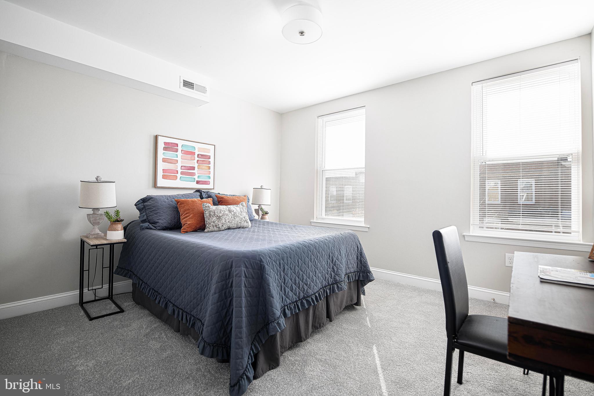 ELLWOOD PARK - Residential