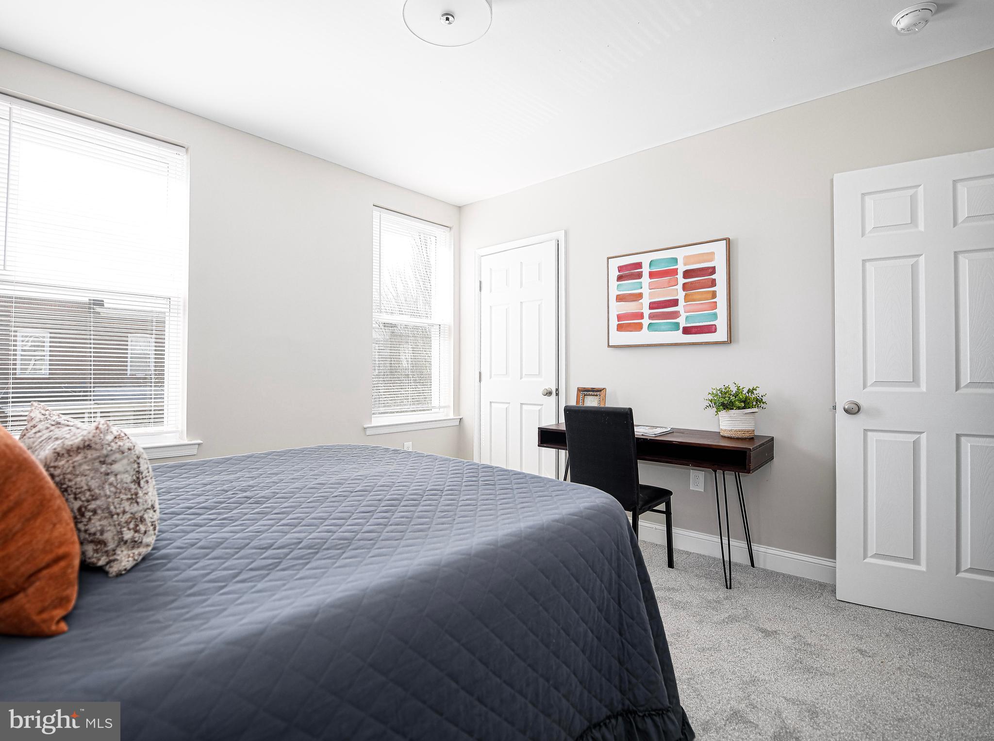 ELLWOOD PARK - Residential