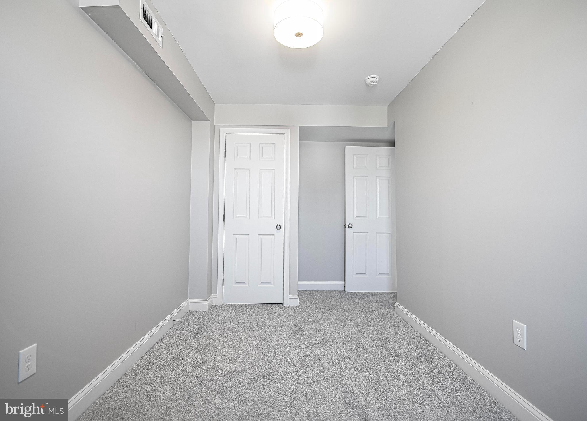 ELLWOOD PARK - Residential