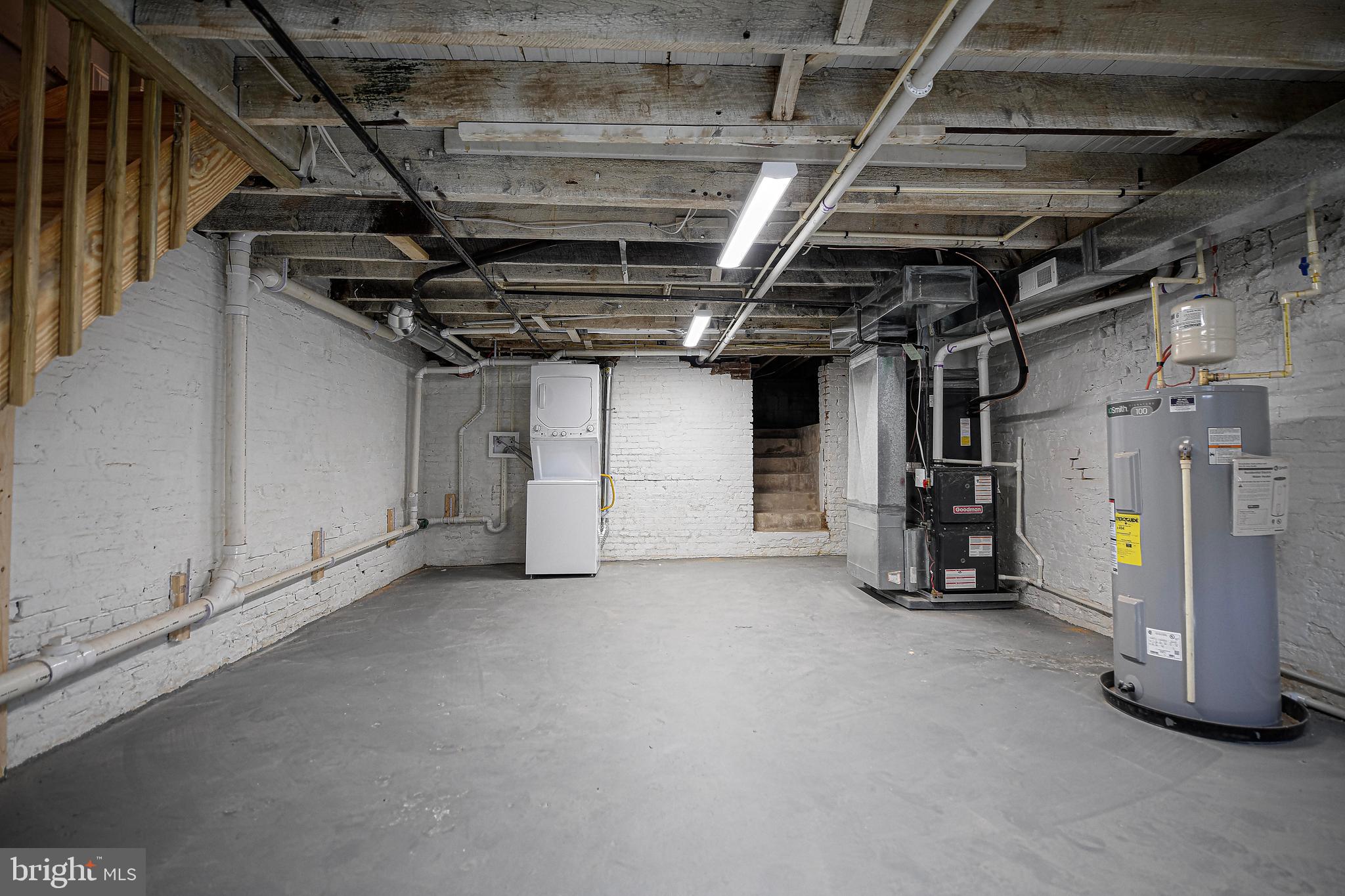 ELLWOOD PARK - Residential