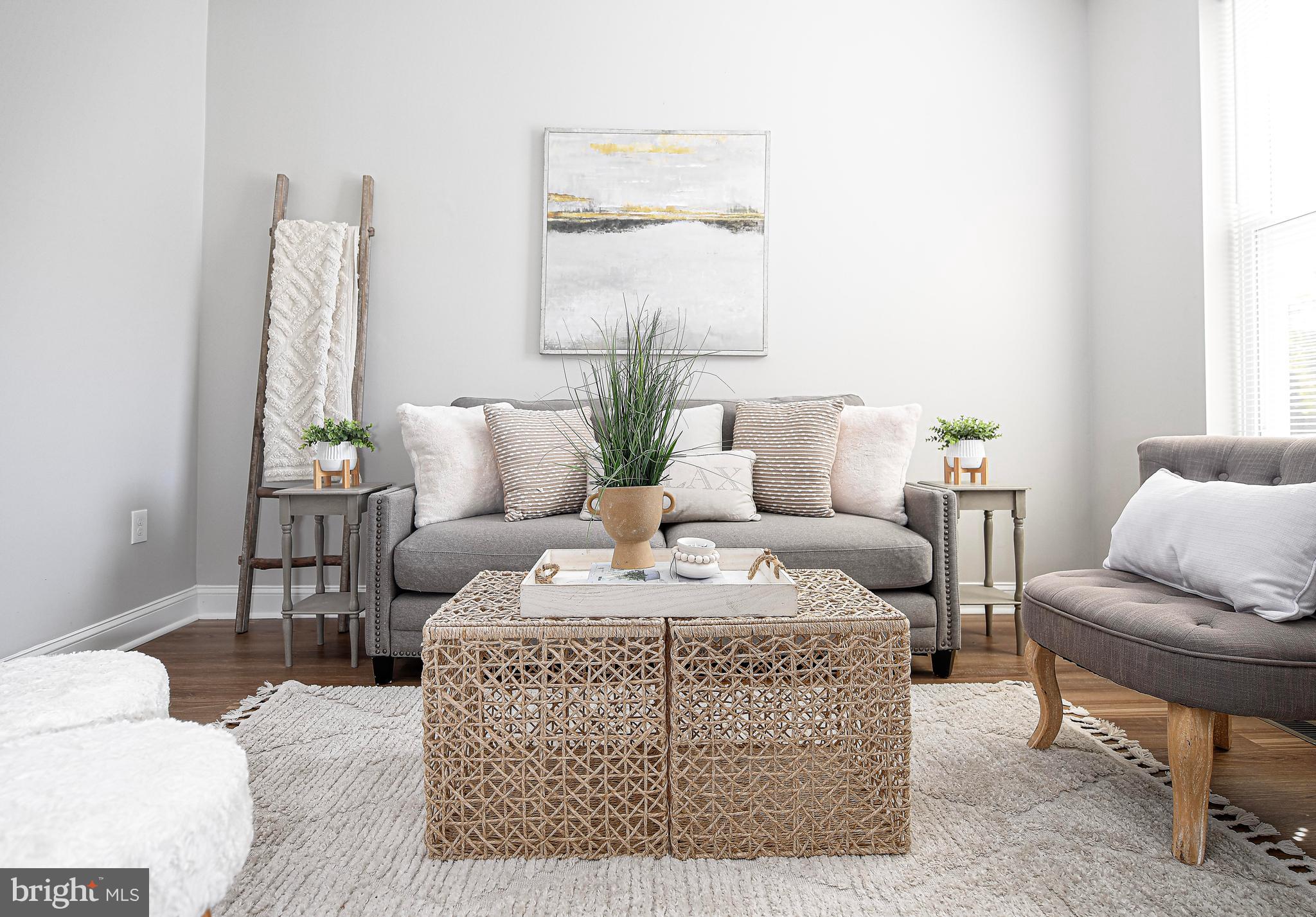 ELLWOOD PARK - Residential