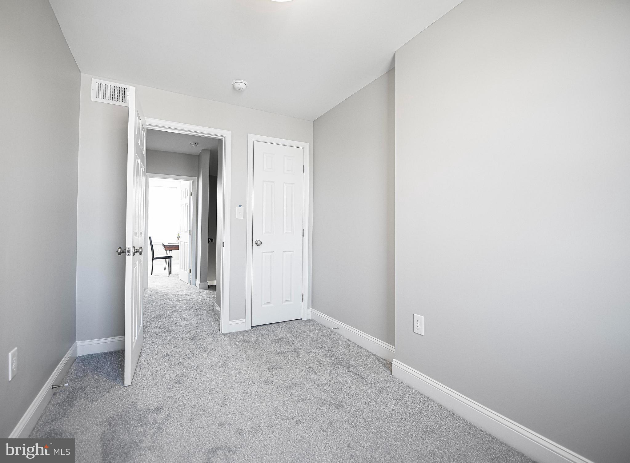 ELLWOOD PARK - Residential