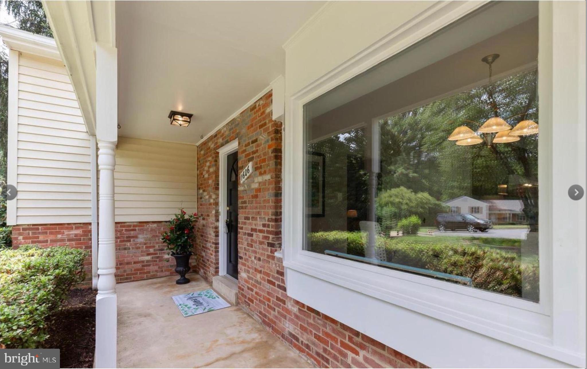 1606 MARY ELLEN COURT
