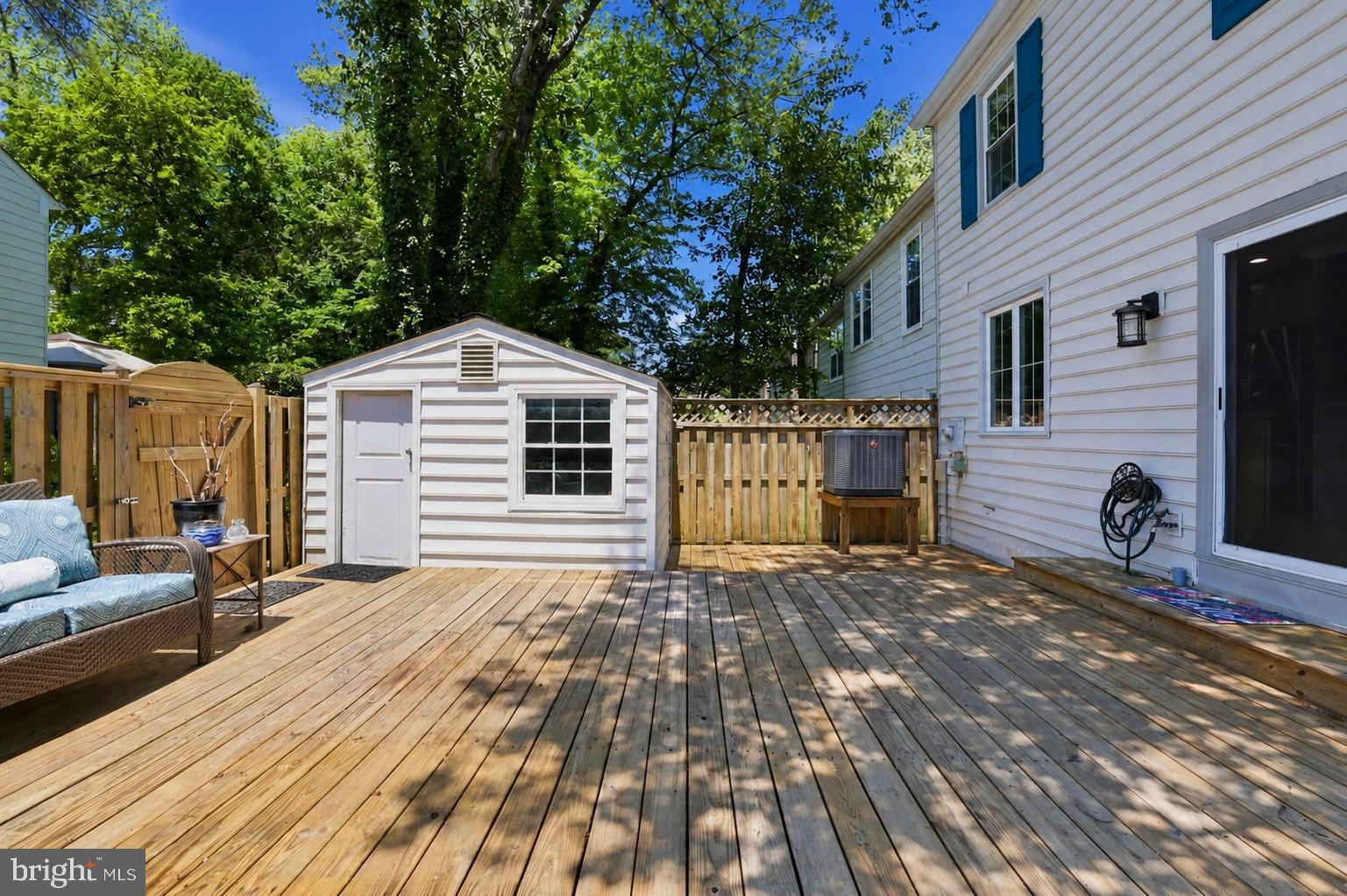 LAKE BRADDOCK - Residential