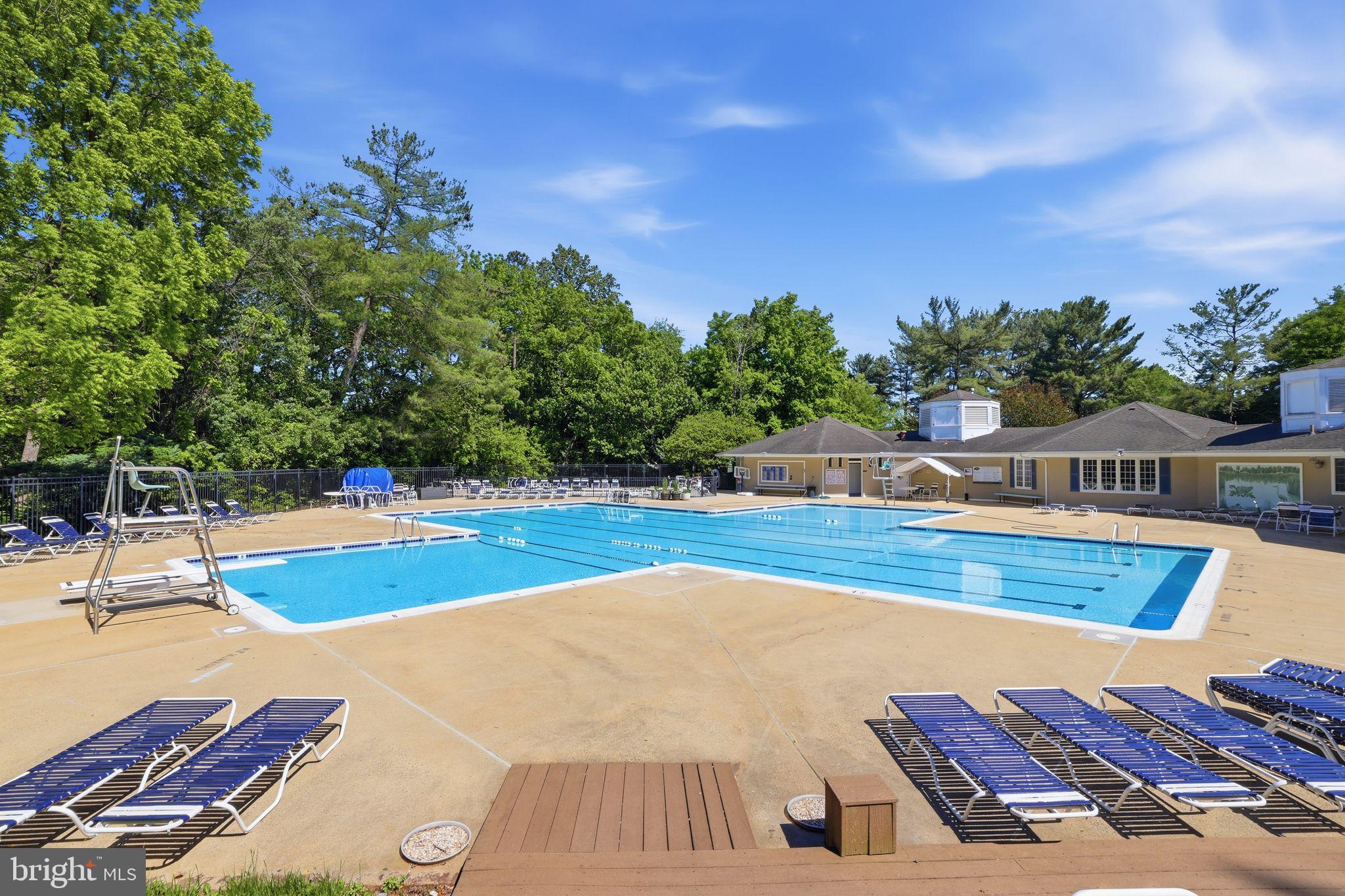 LAKE BRADDOCK - Residential