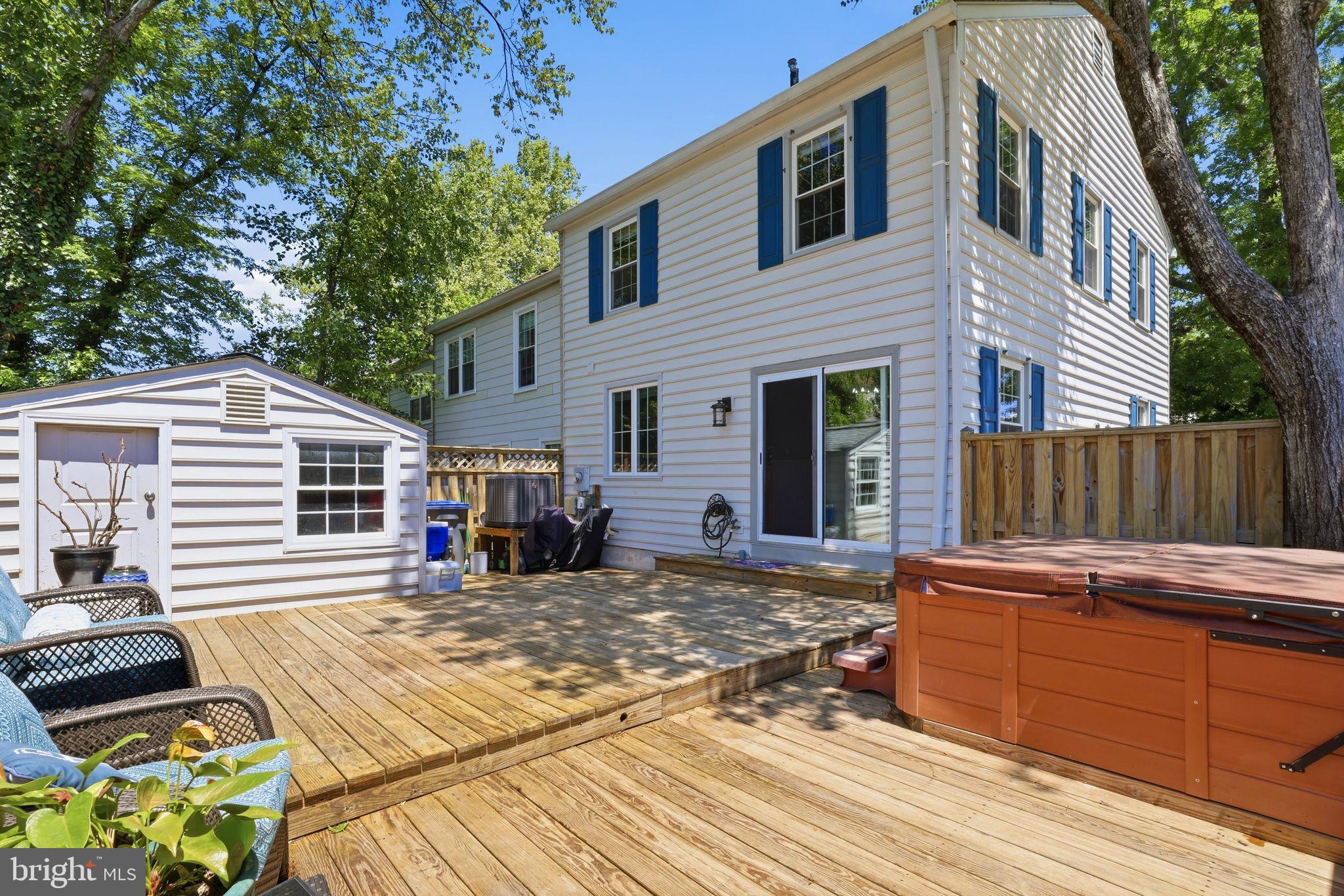 LAKE BRADDOCK - Residential