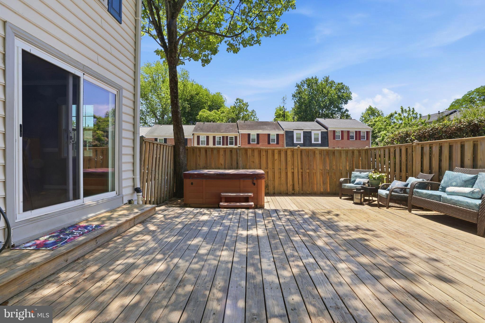 LAKE BRADDOCK - Residential