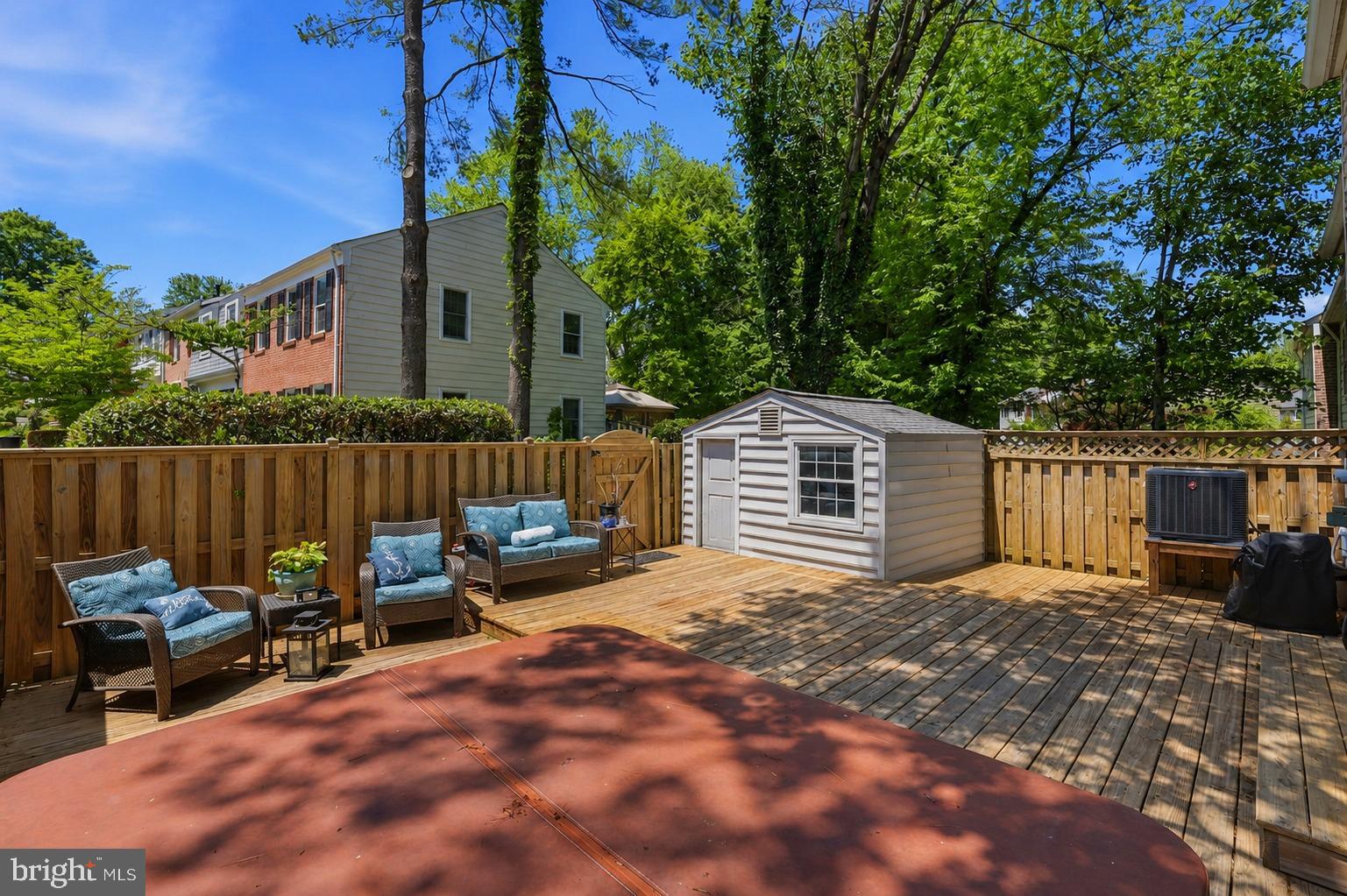 LAKE BRADDOCK - Residential