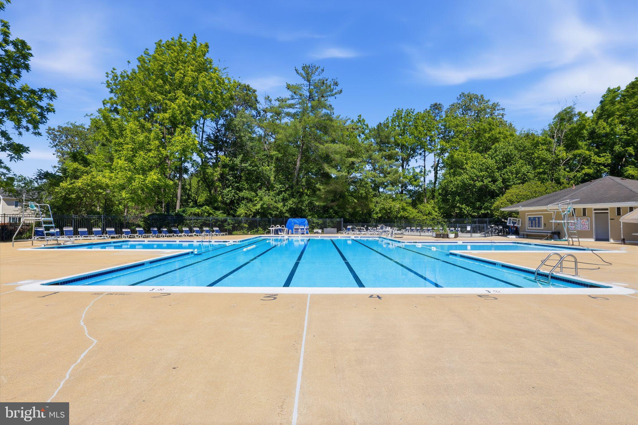 LAKE BRADDOCK - Residential