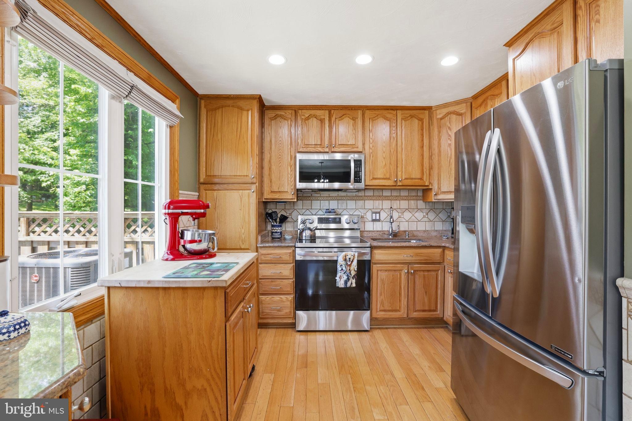LAKE BRADDOCK - Residential