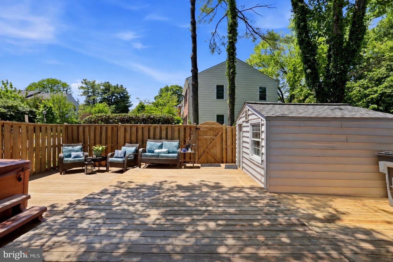 LAKE BRADDOCK - Residential