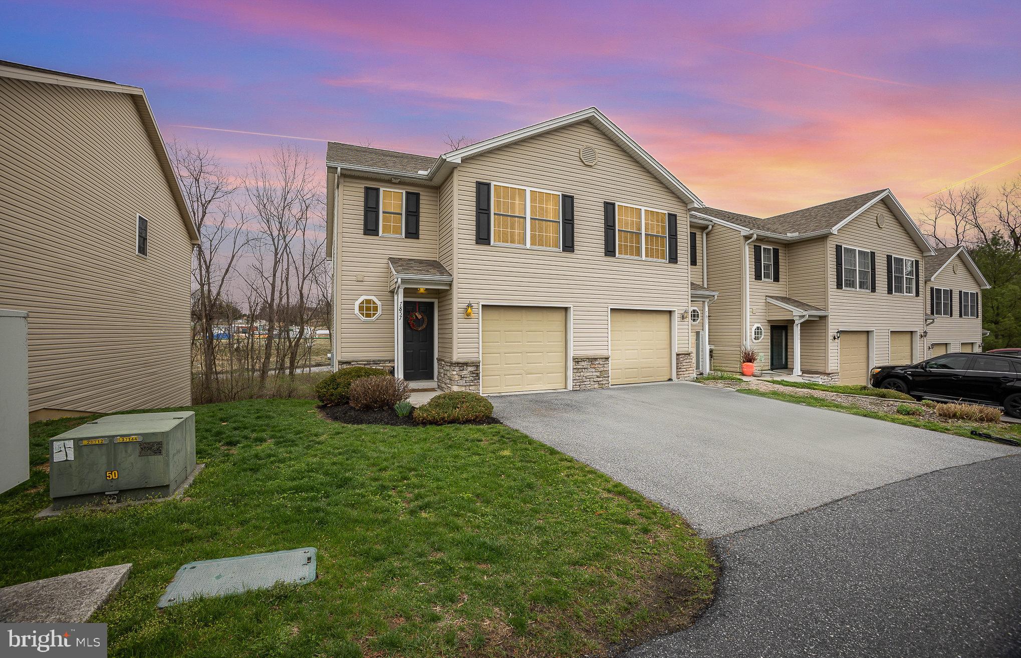 MANADA COURT VILLAS - Residential