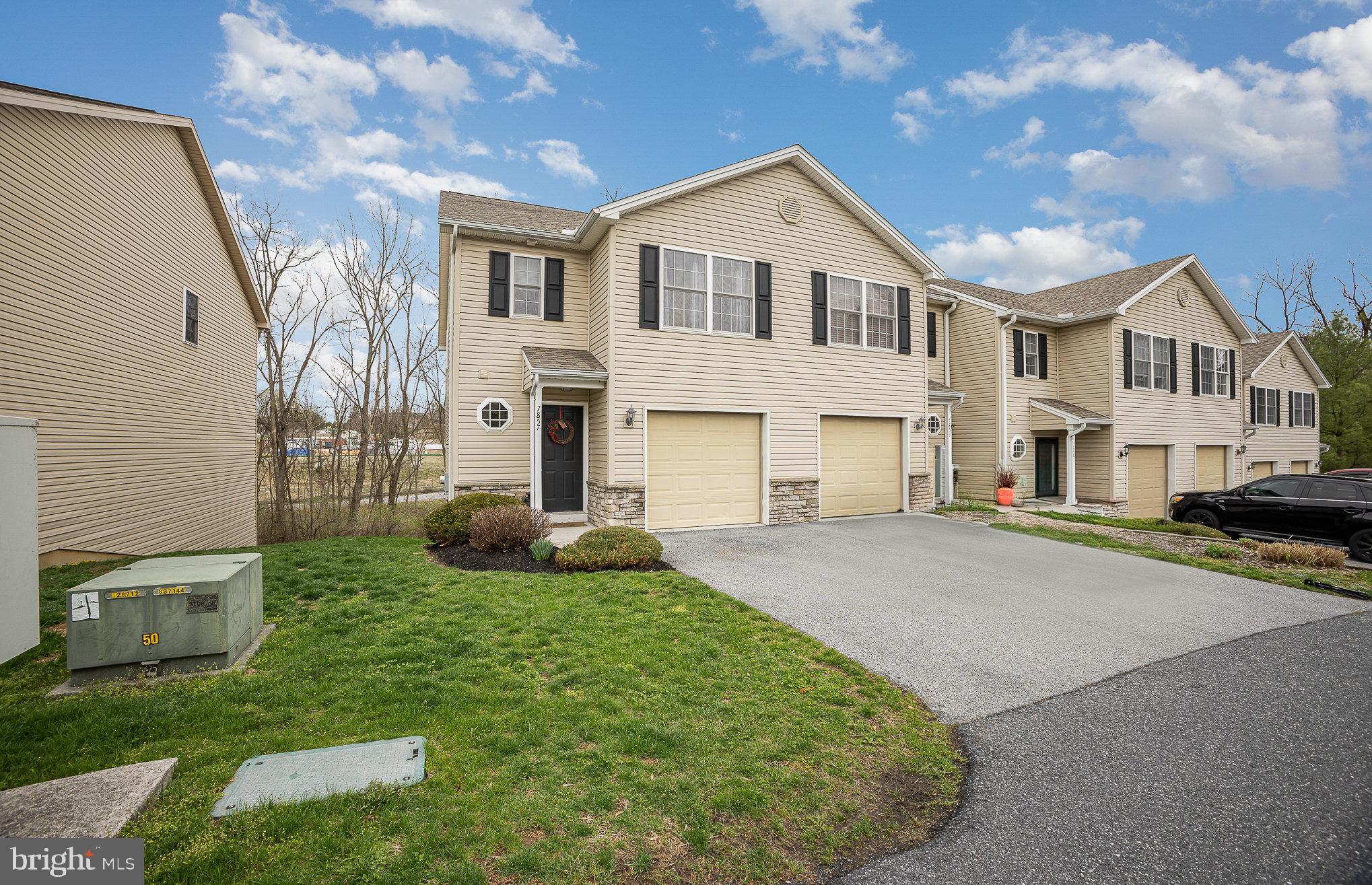 MANADA COURT VILLAS - Residential