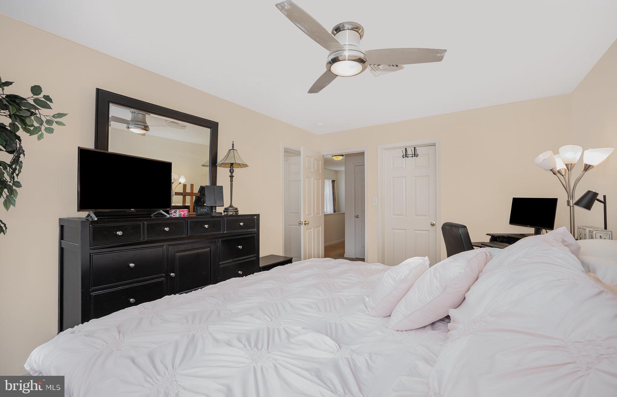 MANADA COURT VILLAS - Residential