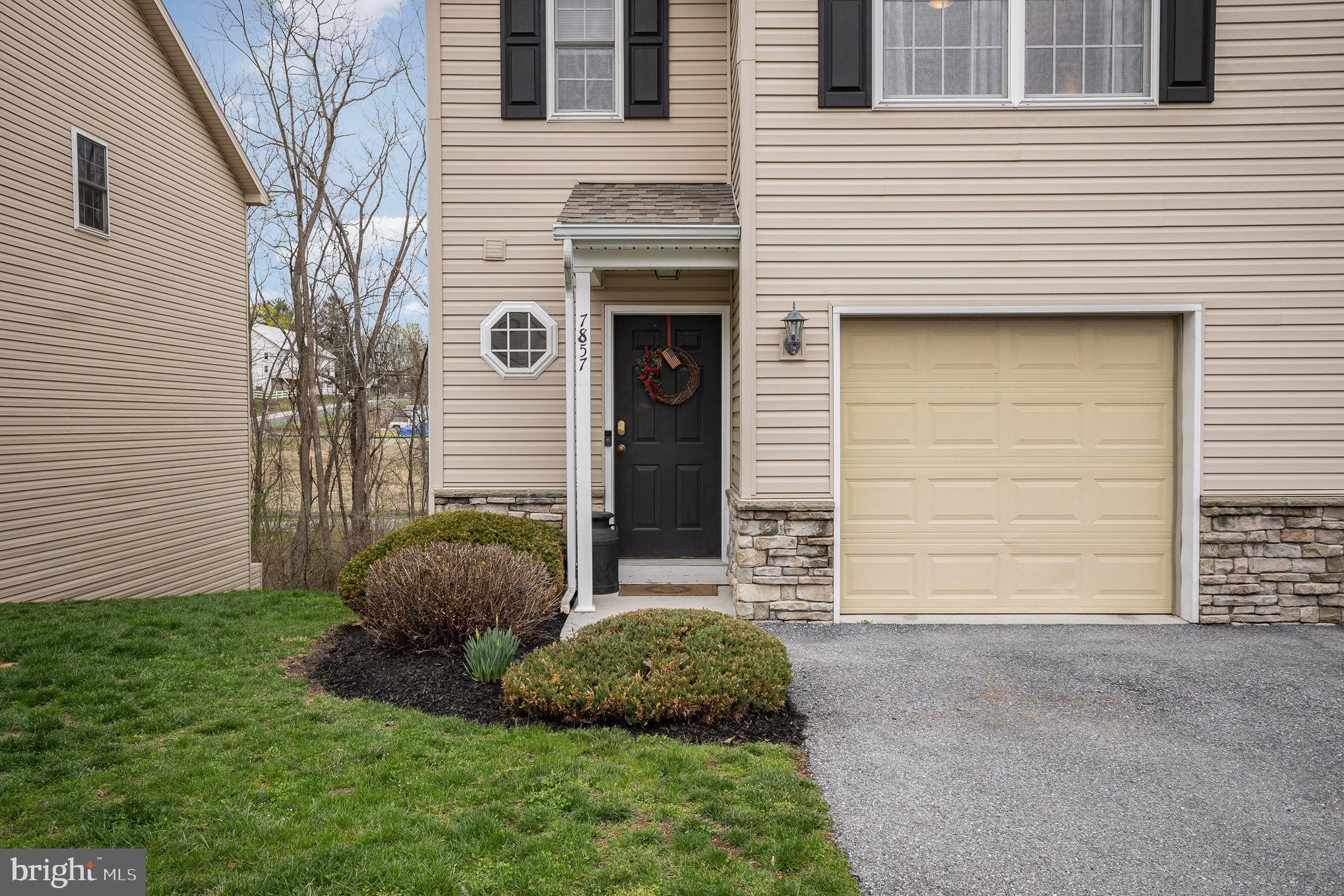 MANADA COURT VILLAS - Residential