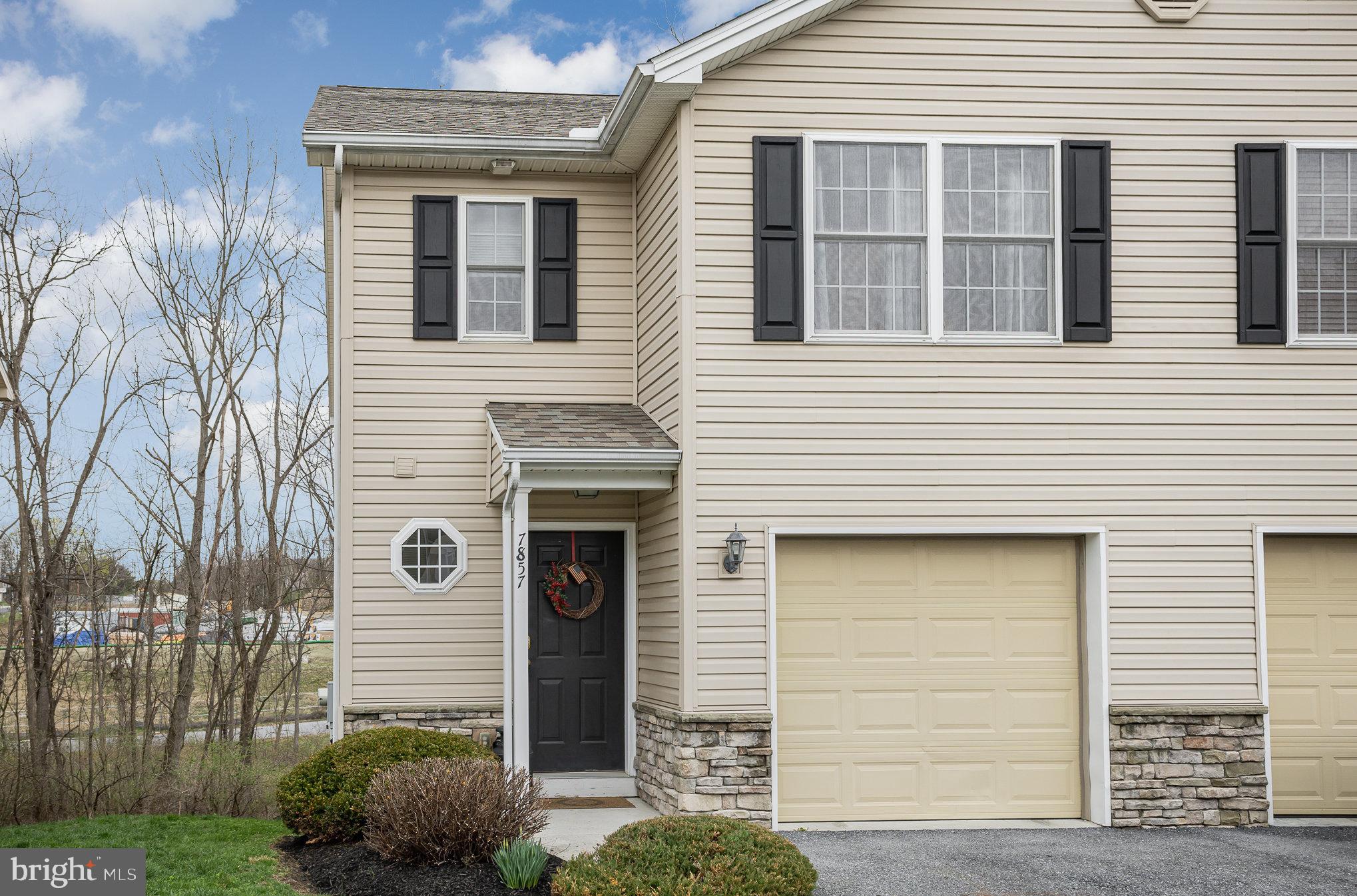 MANADA COURT VILLAS - Residential