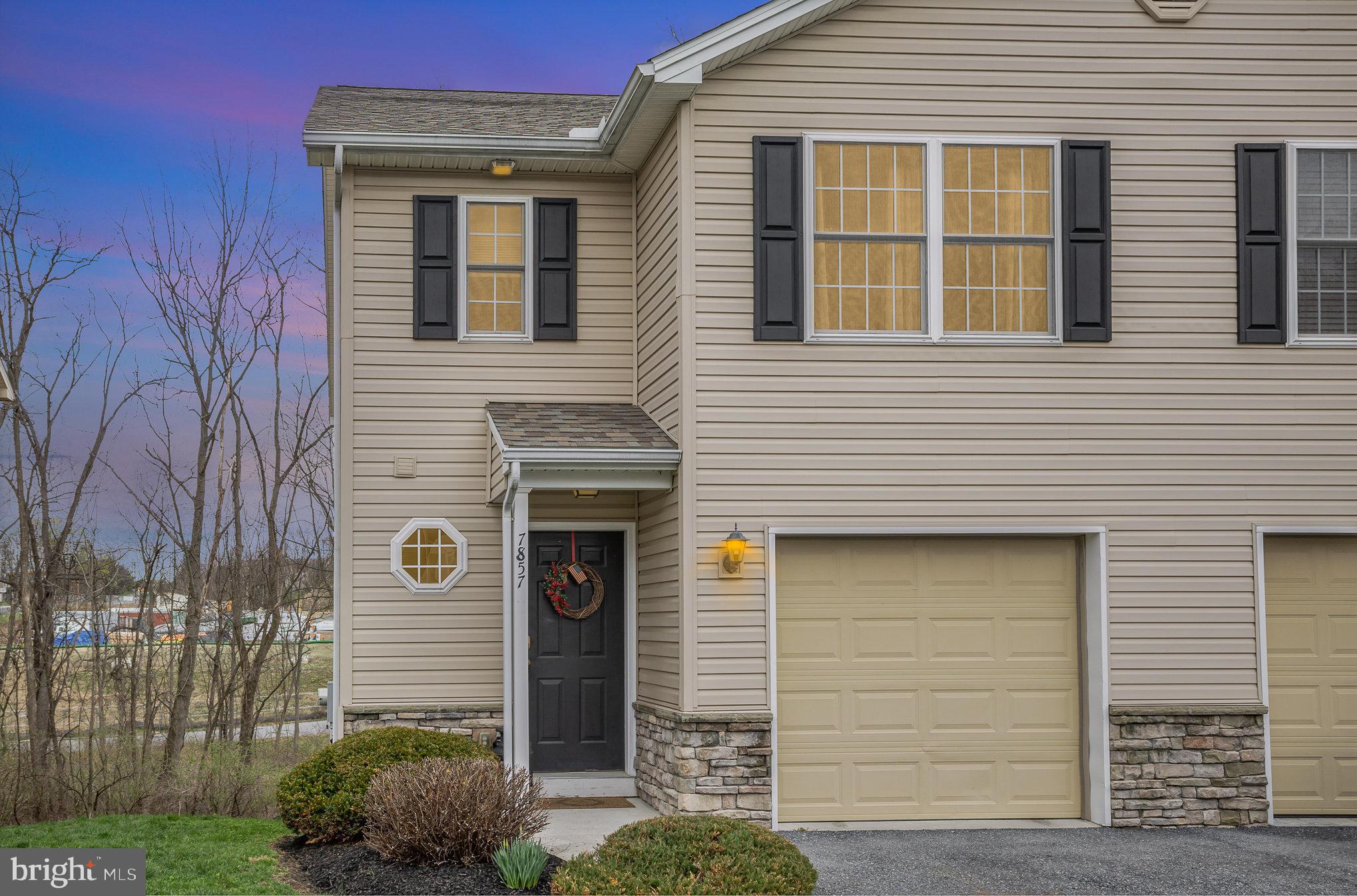 MANADA COURT VILLAS - Residential