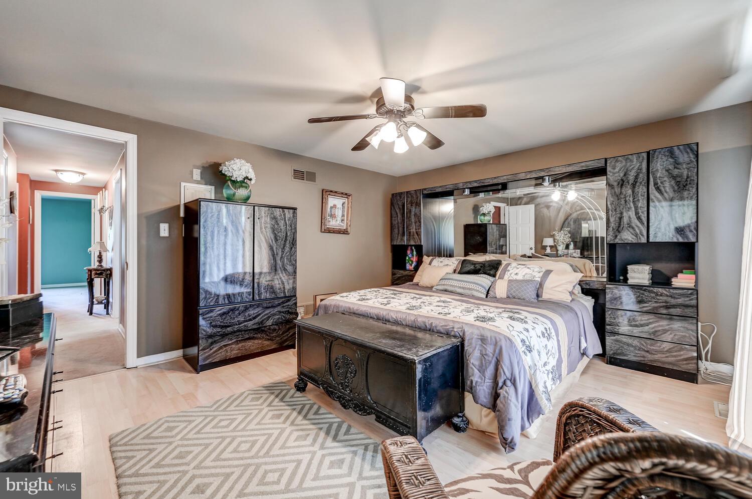 FOLLY QUARTER - Residential