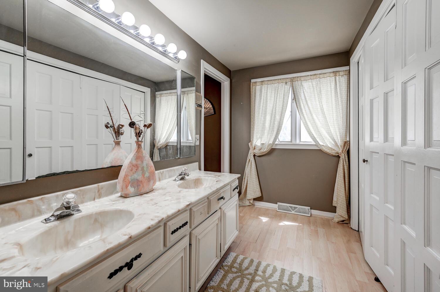 FOLLY QUARTER - Residential