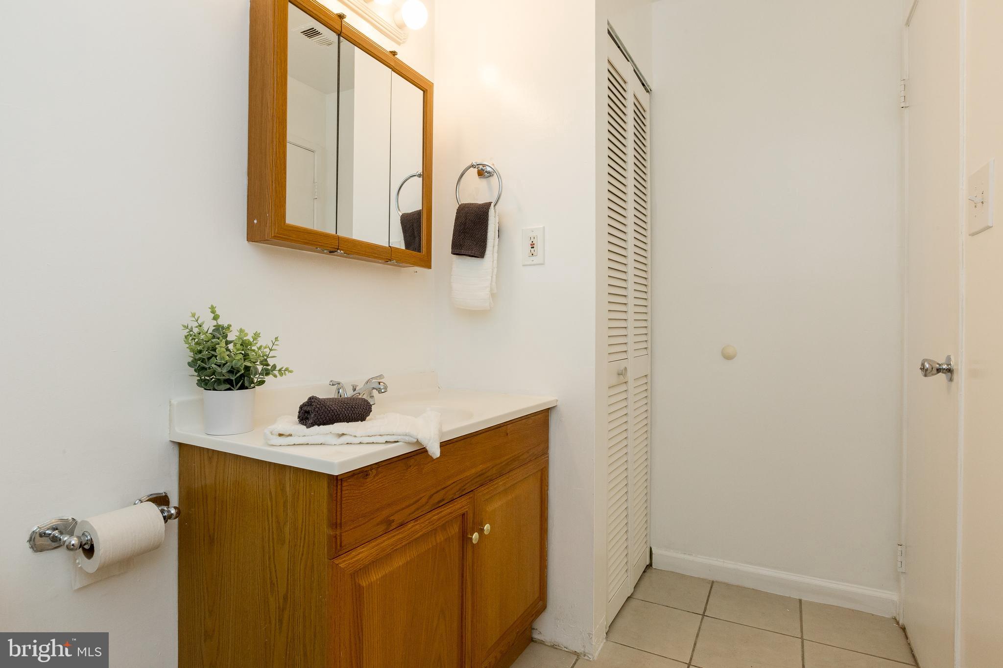 FARMINGDALE - Residential Lease