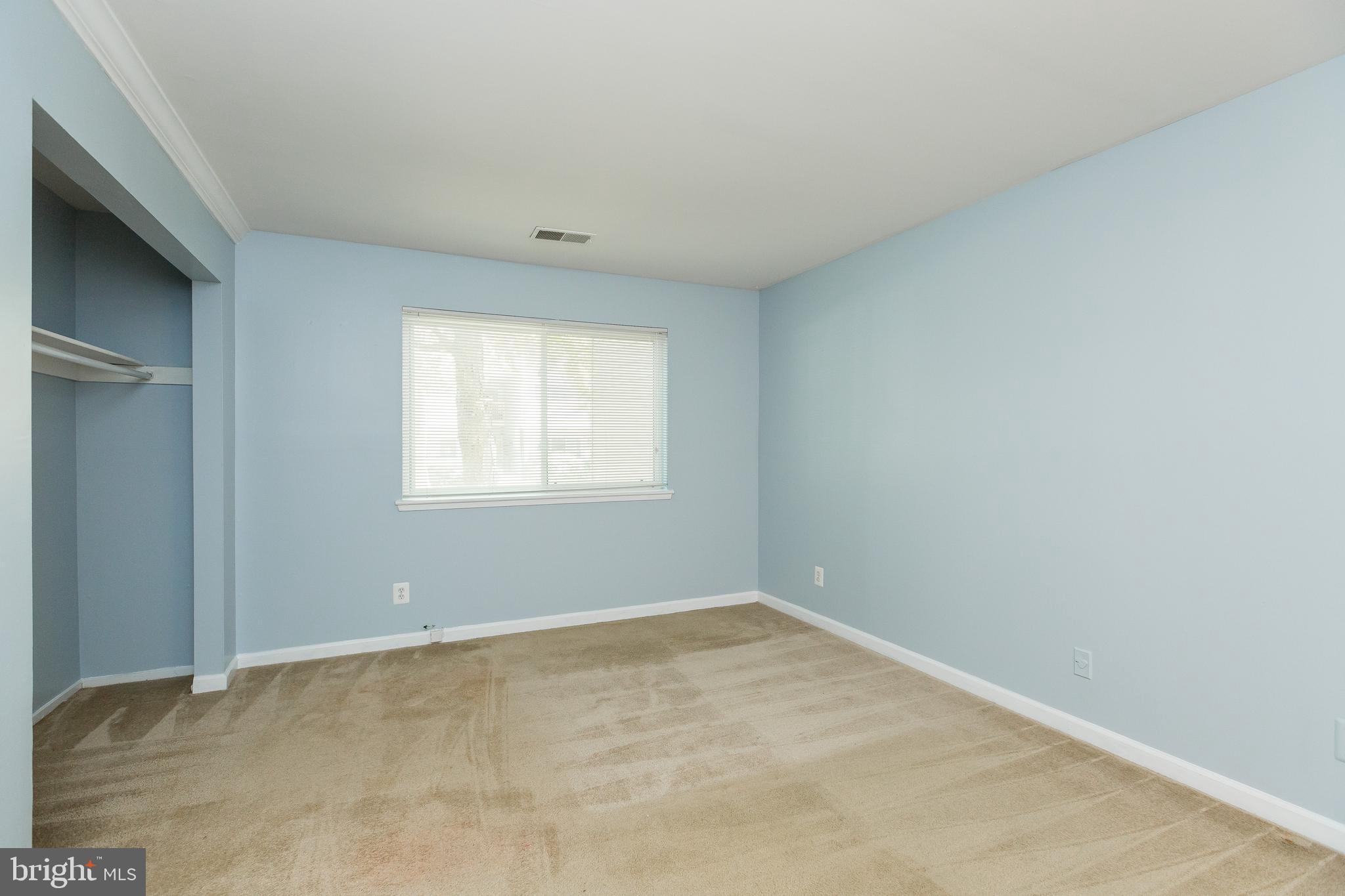 FARMINGDALE - Residential Lease