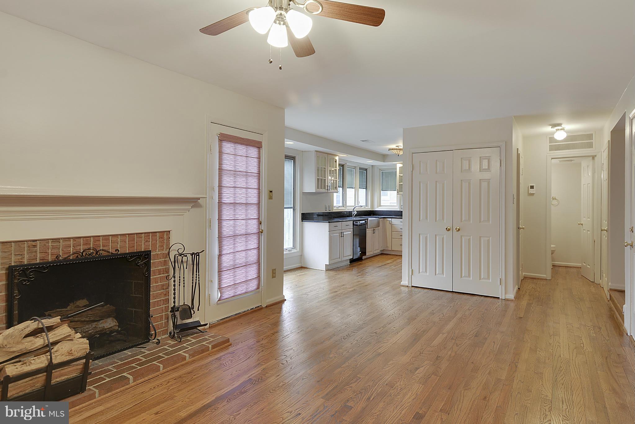 LAKE DEVEREUX - Residential Lease