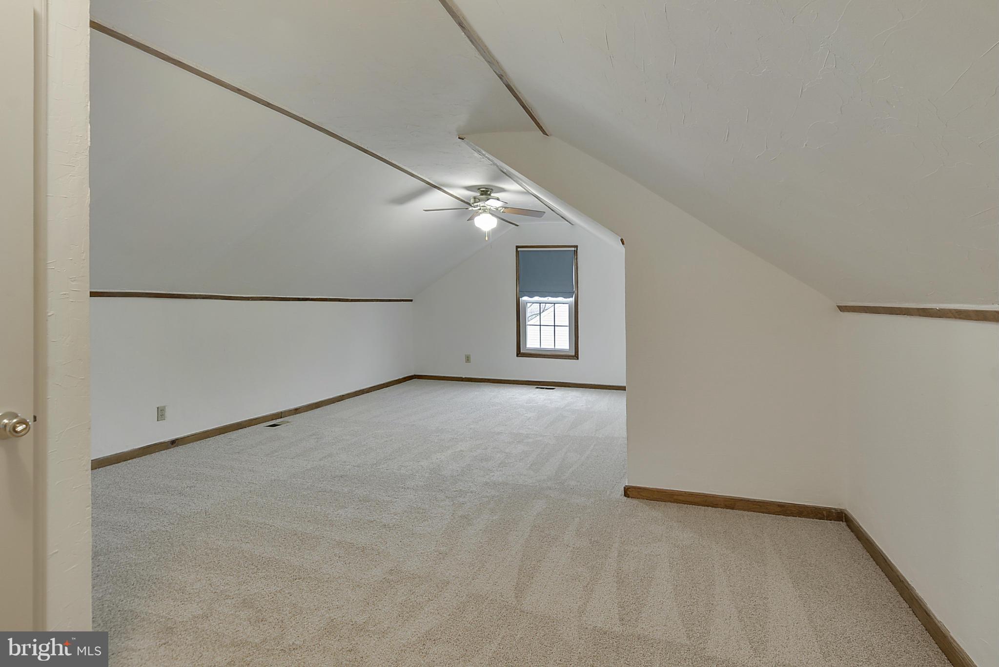 LAKE DEVEREUX - Residential Lease