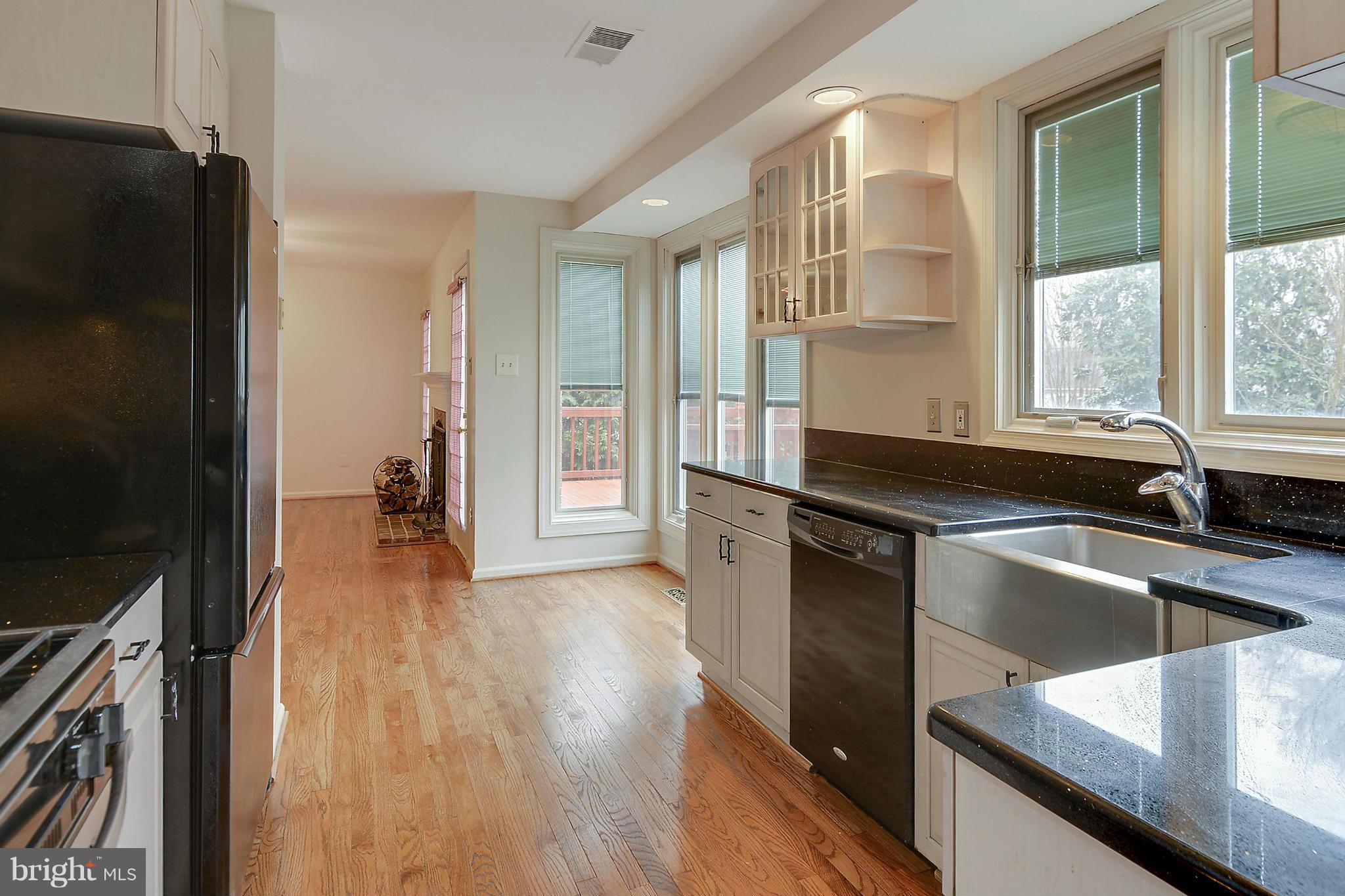 LAKE DEVEREUX - Residential Lease