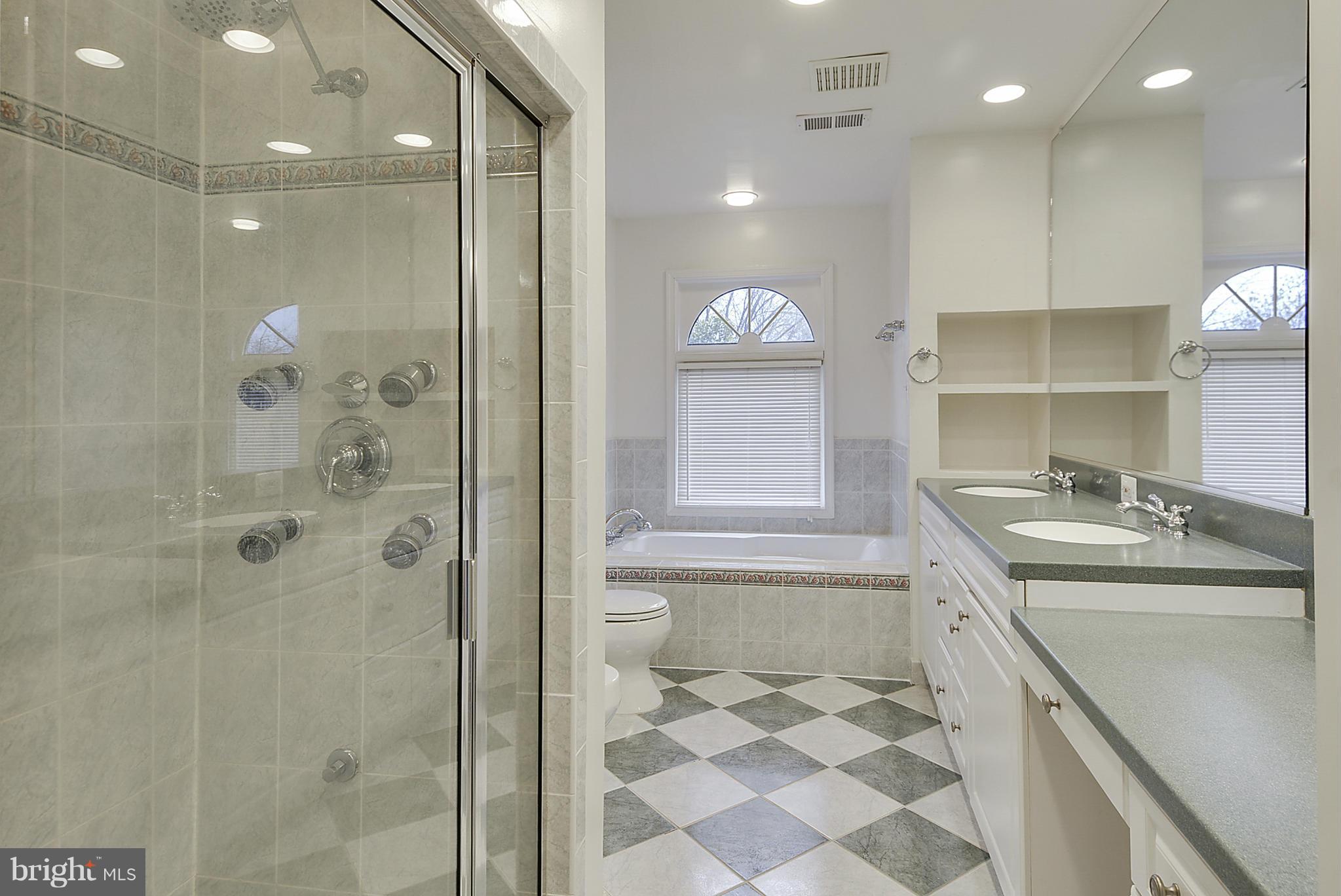 LAKE DEVEREUX - Residential Lease