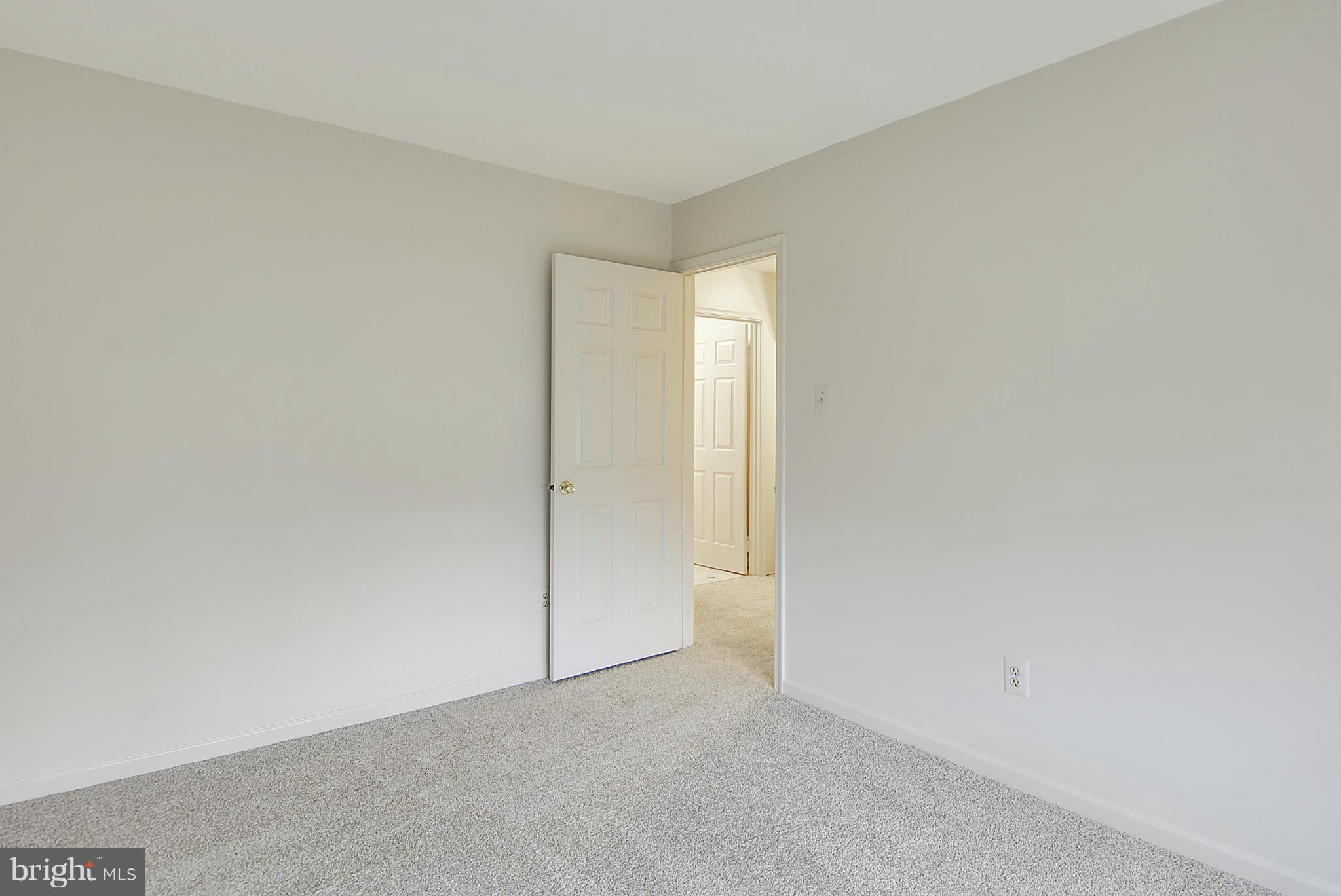 LAKE DEVEREUX - Residential Lease