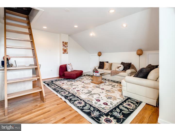 SOCIETY HILL - Residential