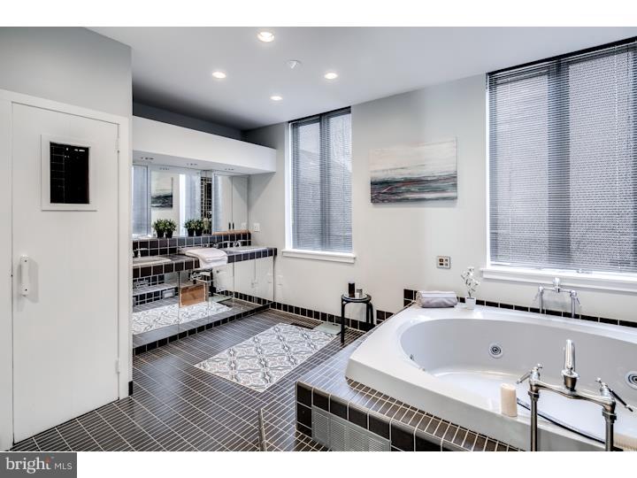 SOCIETY HILL - Residential