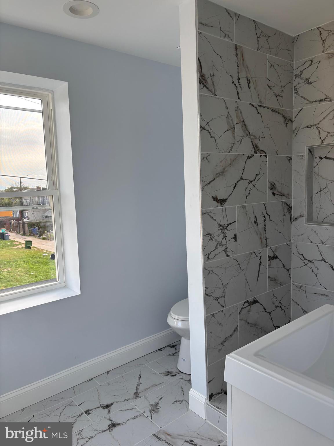 BROADWAY EAST - Residential